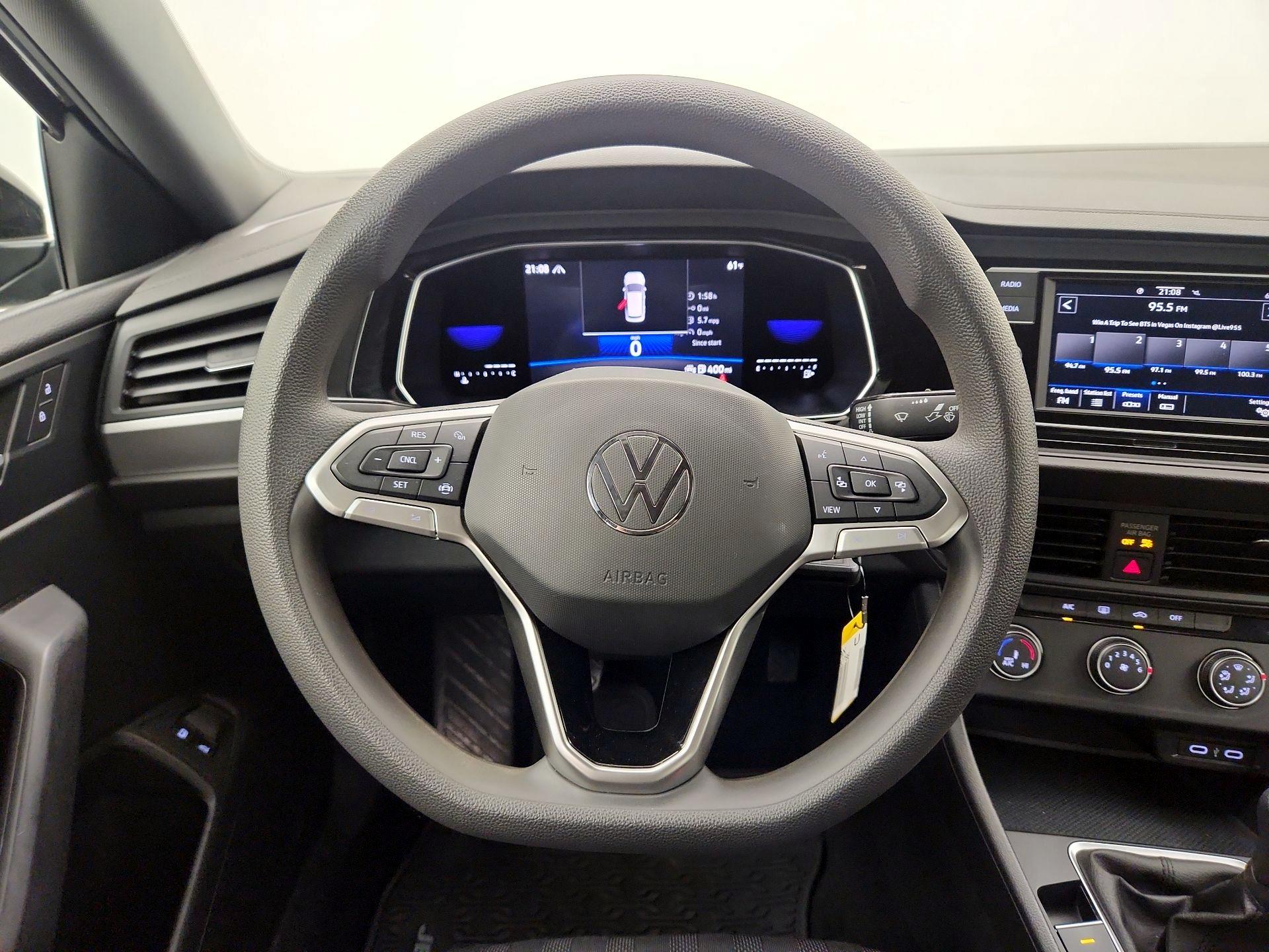 Thumbnail: 2022 Volkswagen Jetta - 10