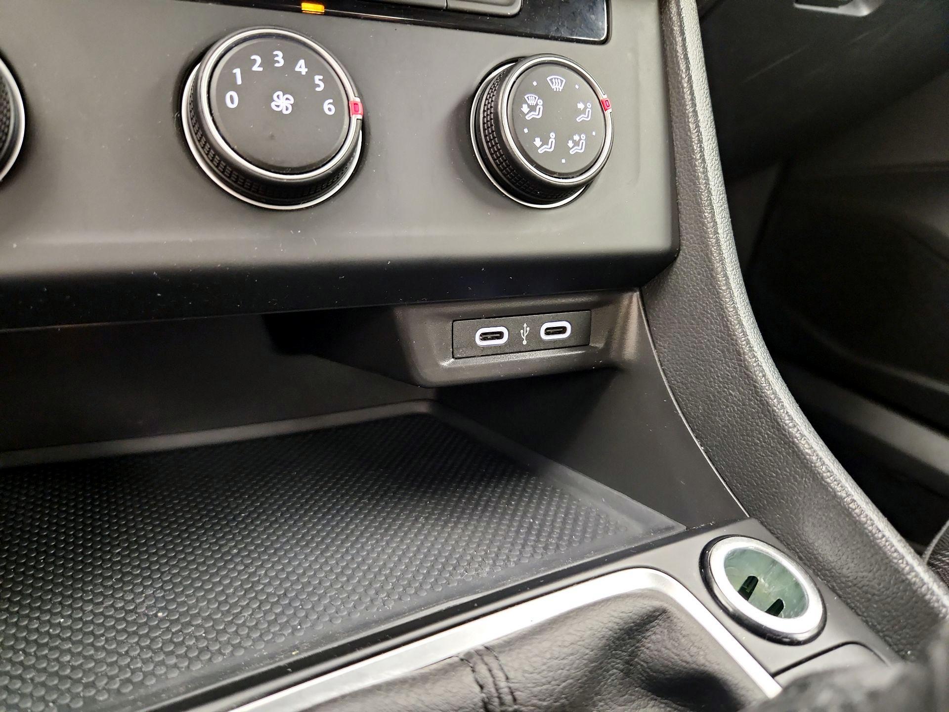 Thumbnail: 2022 Volkswagen Jetta - 18