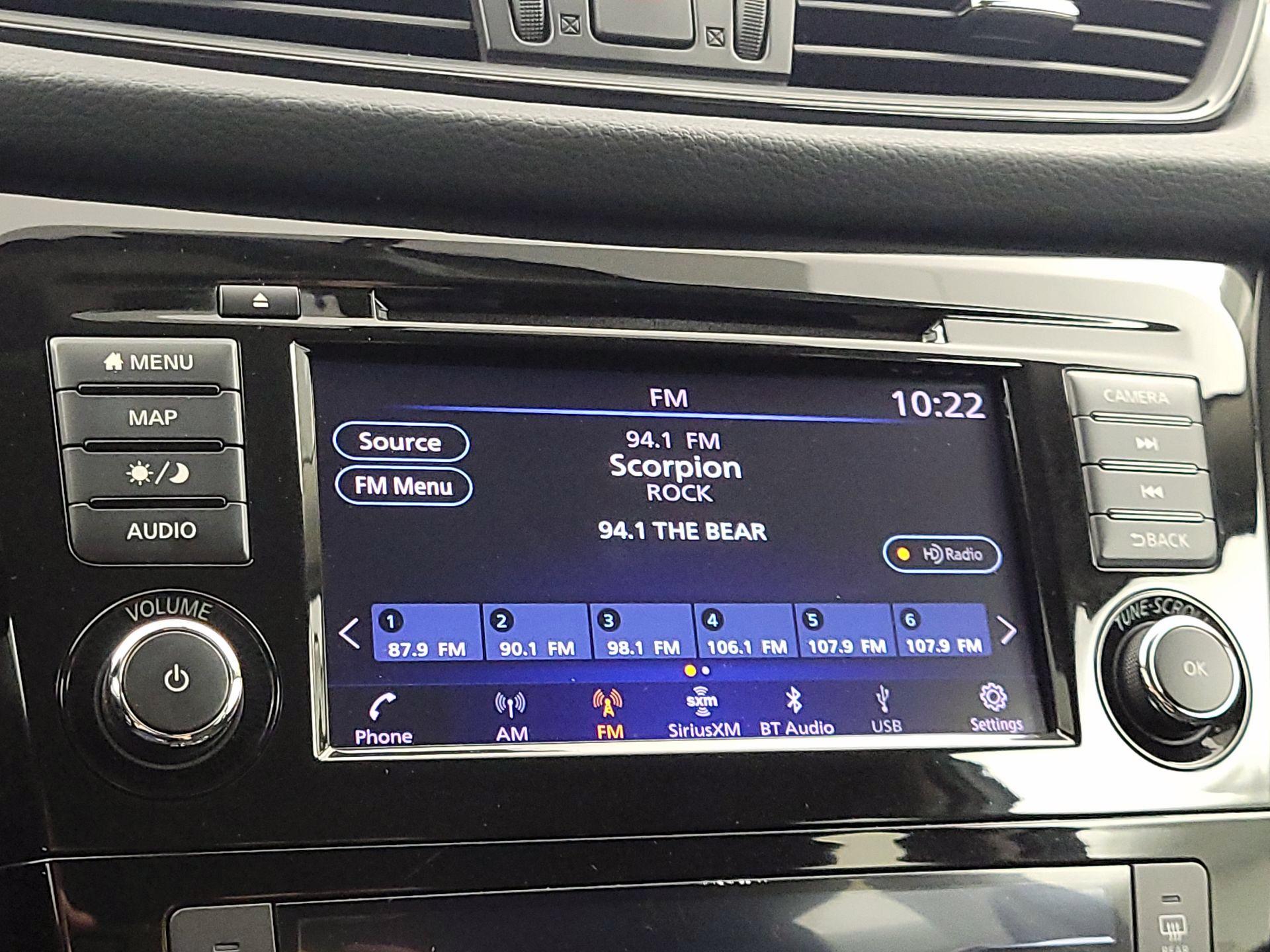 Thumbnail: 2018 Nissan Rogue - 16