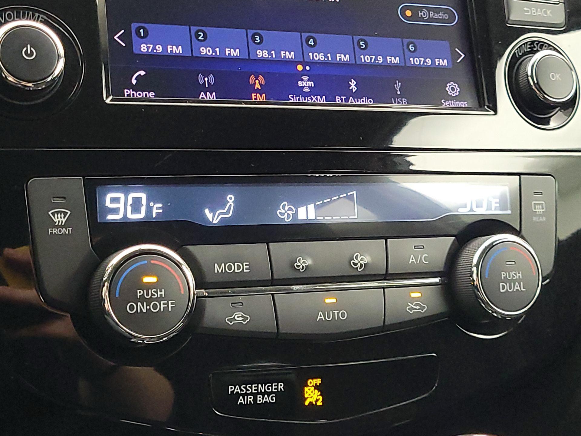 Thumbnail: 2018 Nissan Rogue - 17