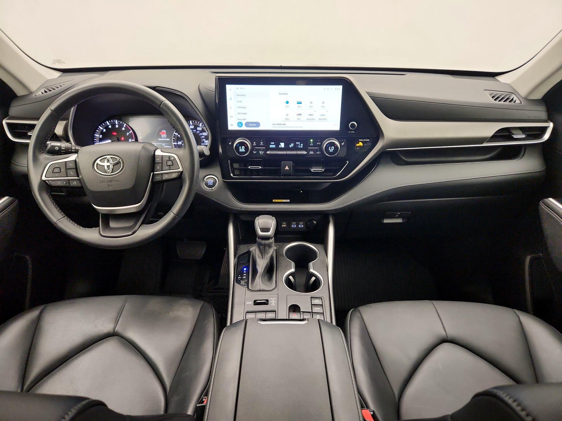 Thumbnail: 2023 Toyota Highlander - 9