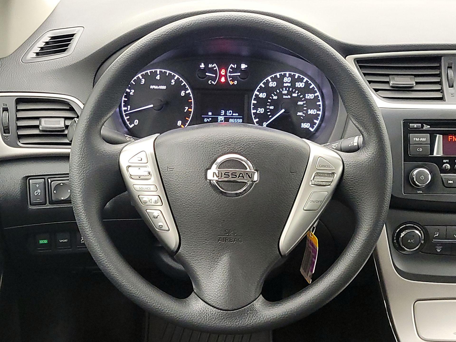 Thumbnail: 2015 Nissan Sentra - 10