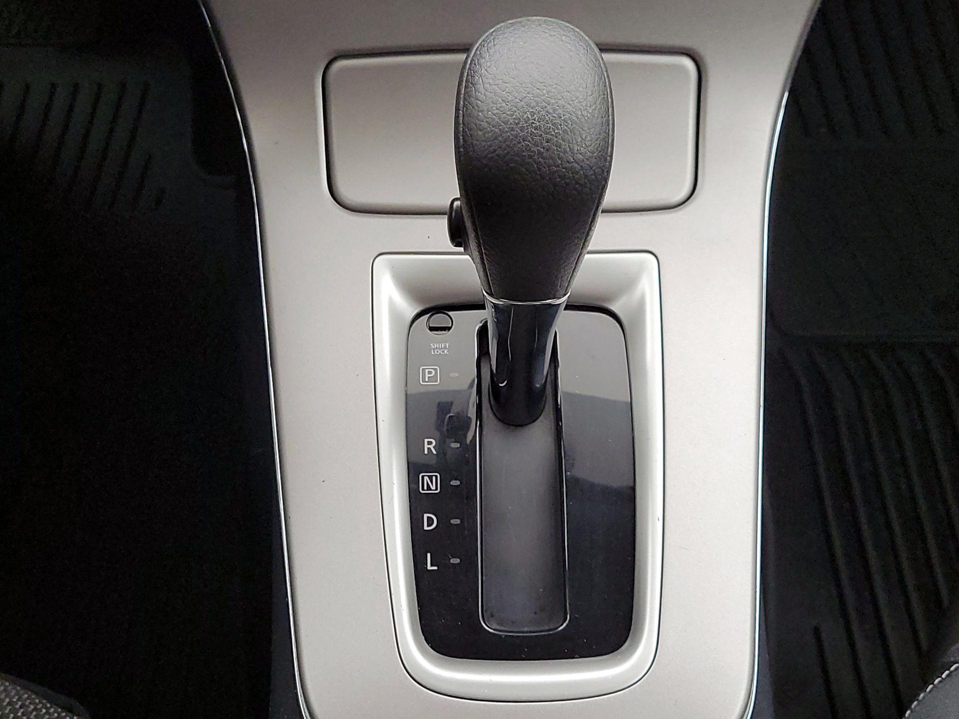 Thumbnail: 2015 Nissan Sentra - 16