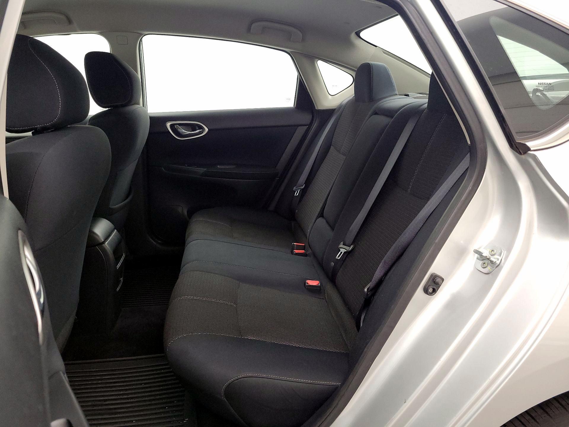 Thumbnail: 2015 Nissan Sentra - 18