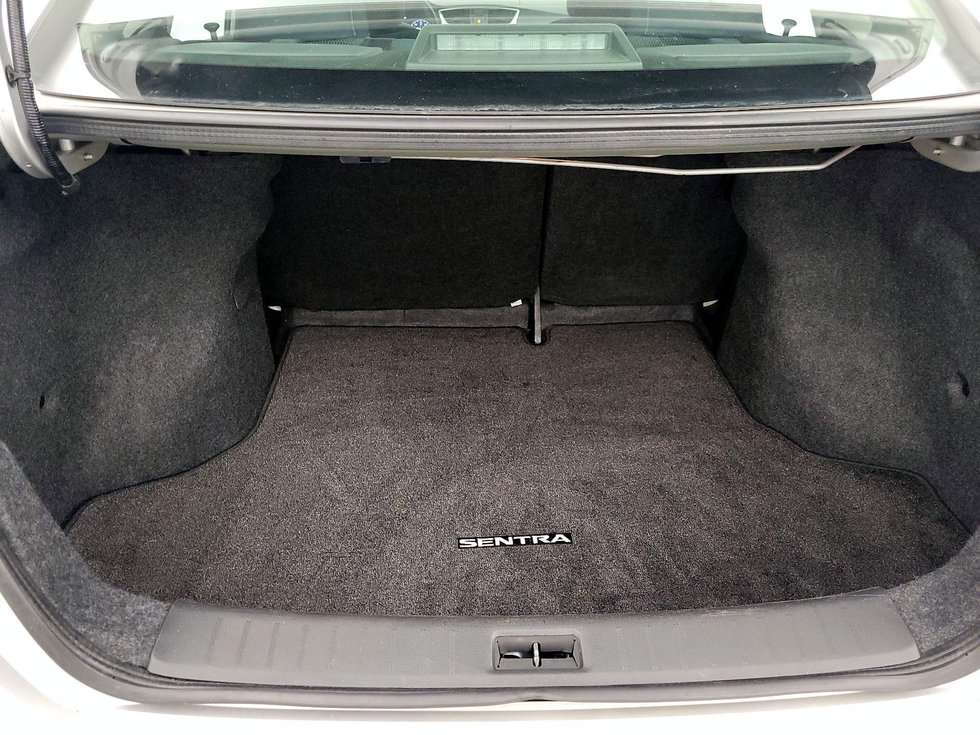 Thumbnail: 2015 Nissan Sentra - 19