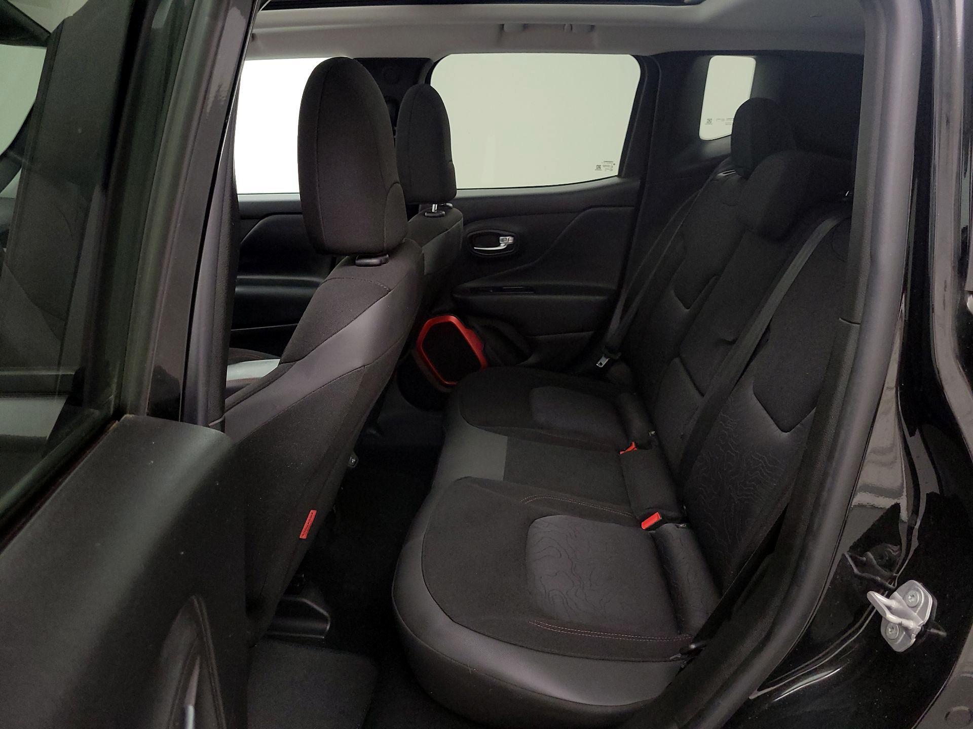 Thumbnail: 2018 Jeep Renegade - 20