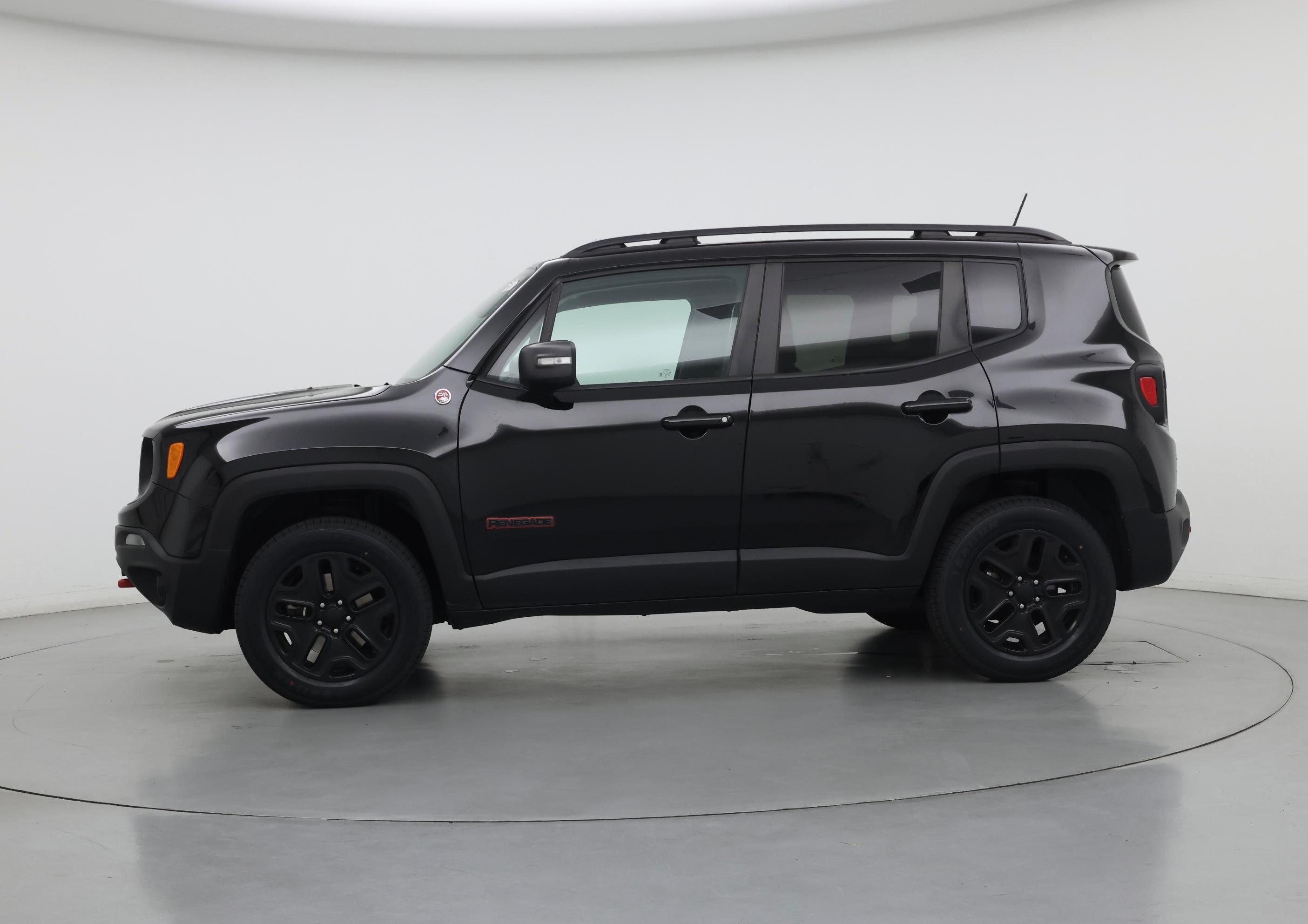Thumbnail: 2018 Jeep Renegade - 3