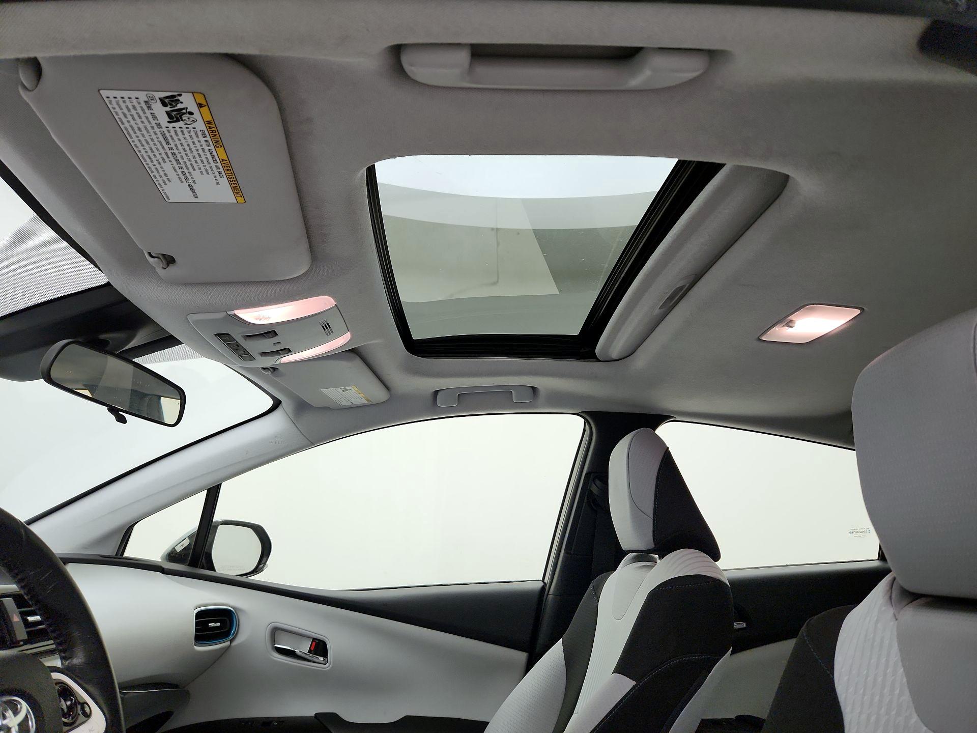 Thumbnail: 2016 Toyota Prius - 19