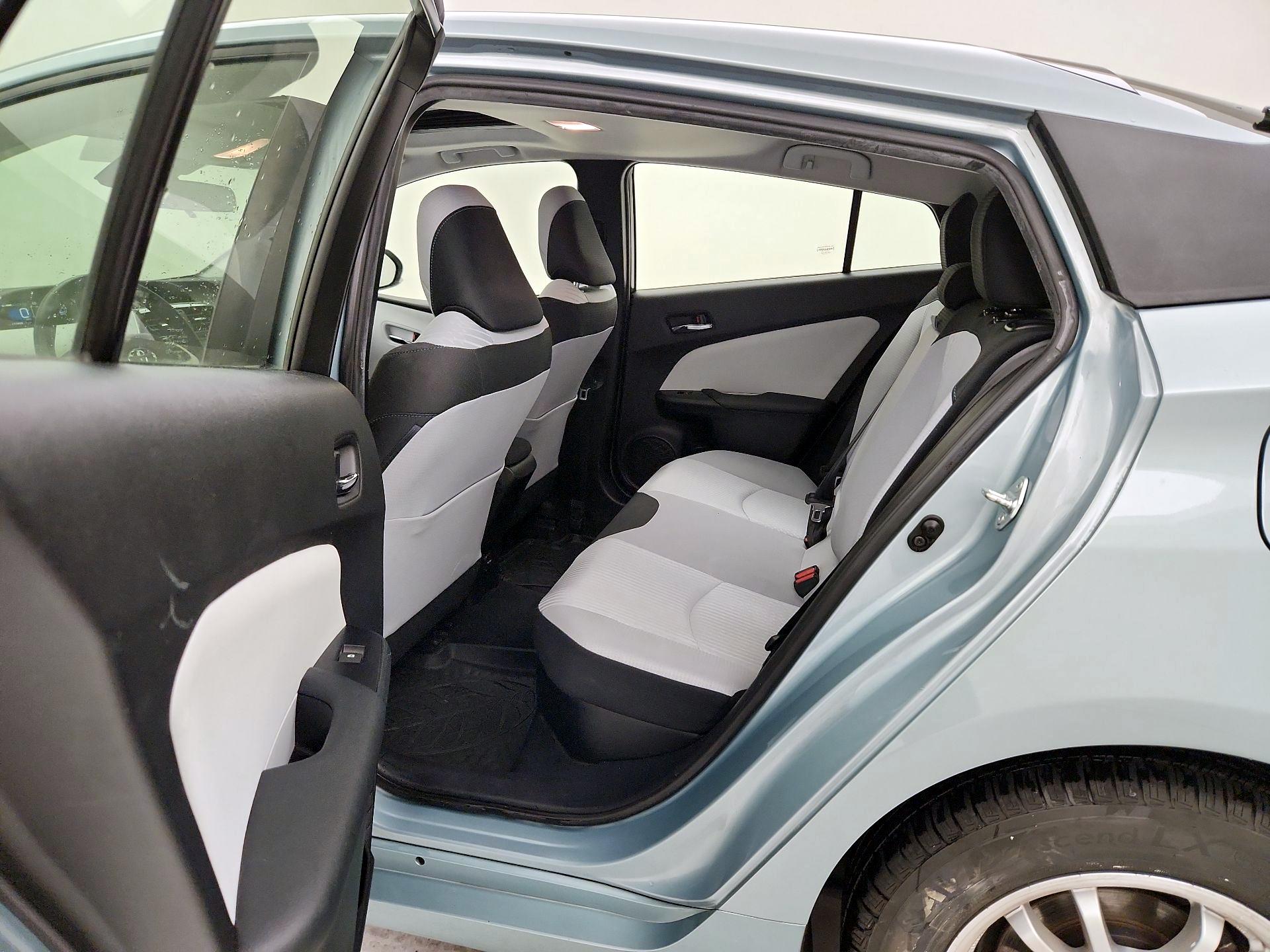 Thumbnail: 2016 Toyota Prius - 20