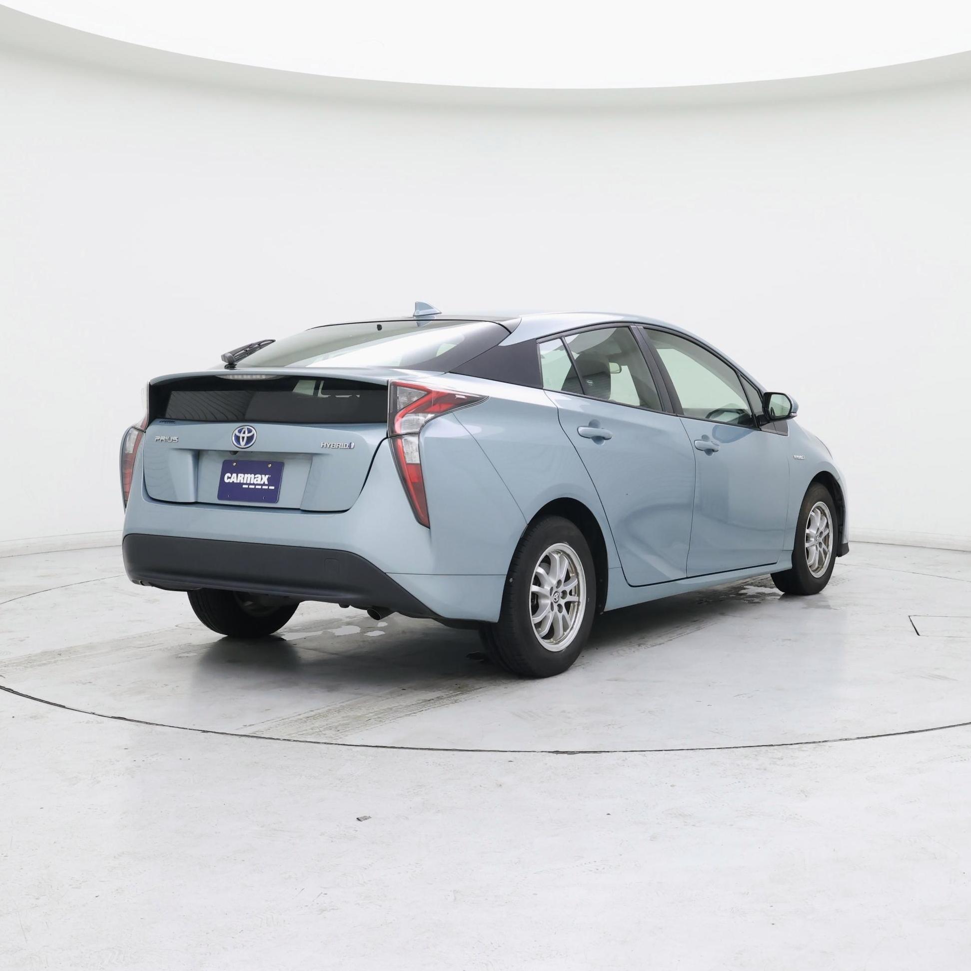 Thumbnail: 2016 Toyota Prius - 8