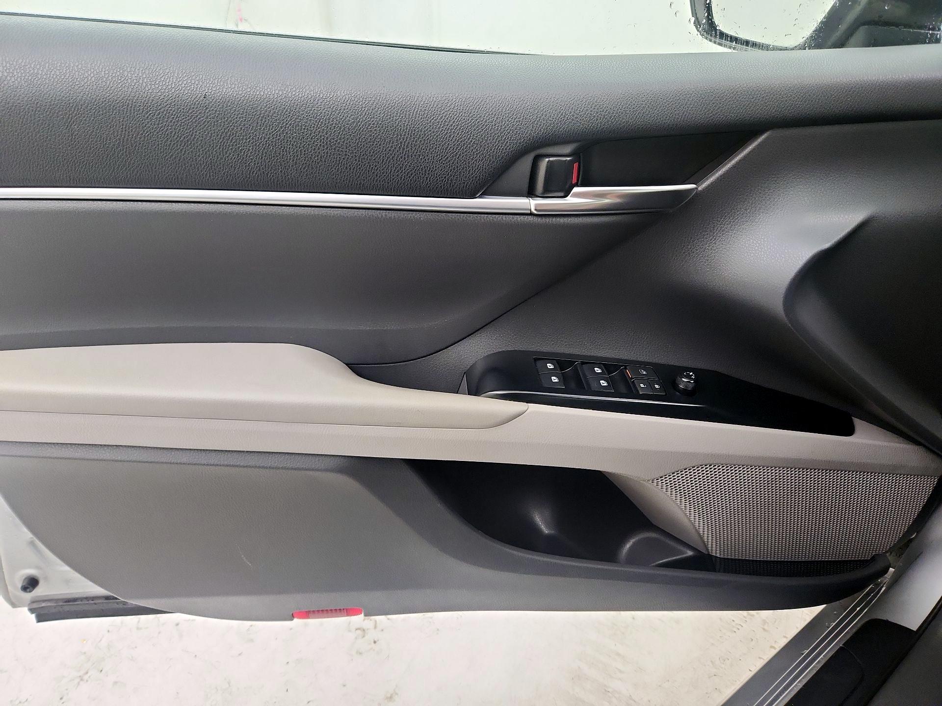 Thumbnail: 2020 Toyota Camry - 12