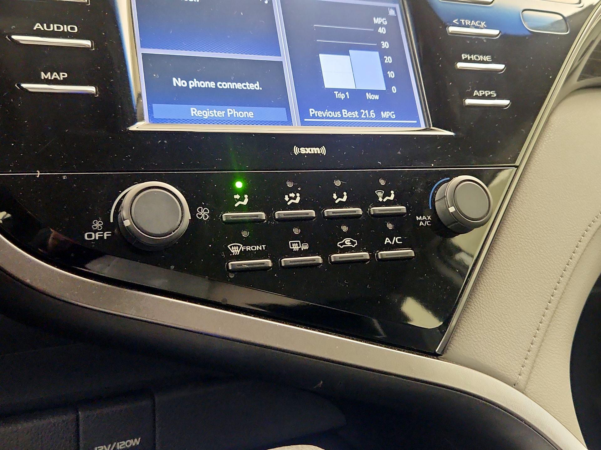 Thumbnail: 2020 Toyota Camry - 16