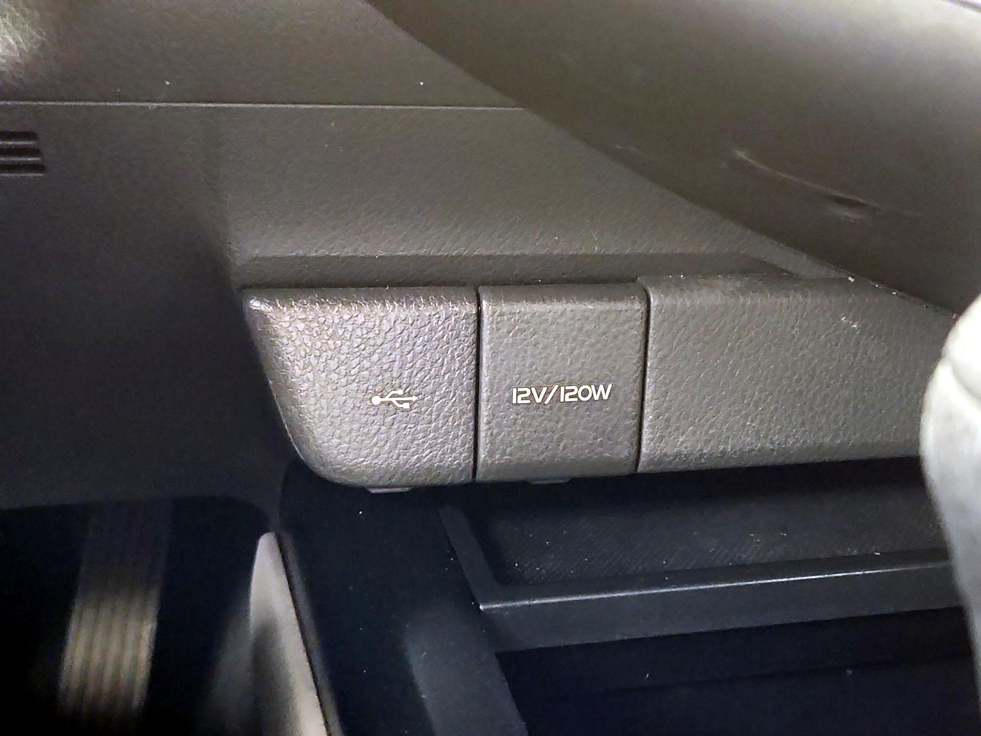 Thumbnail: 2020 Toyota Camry - 18