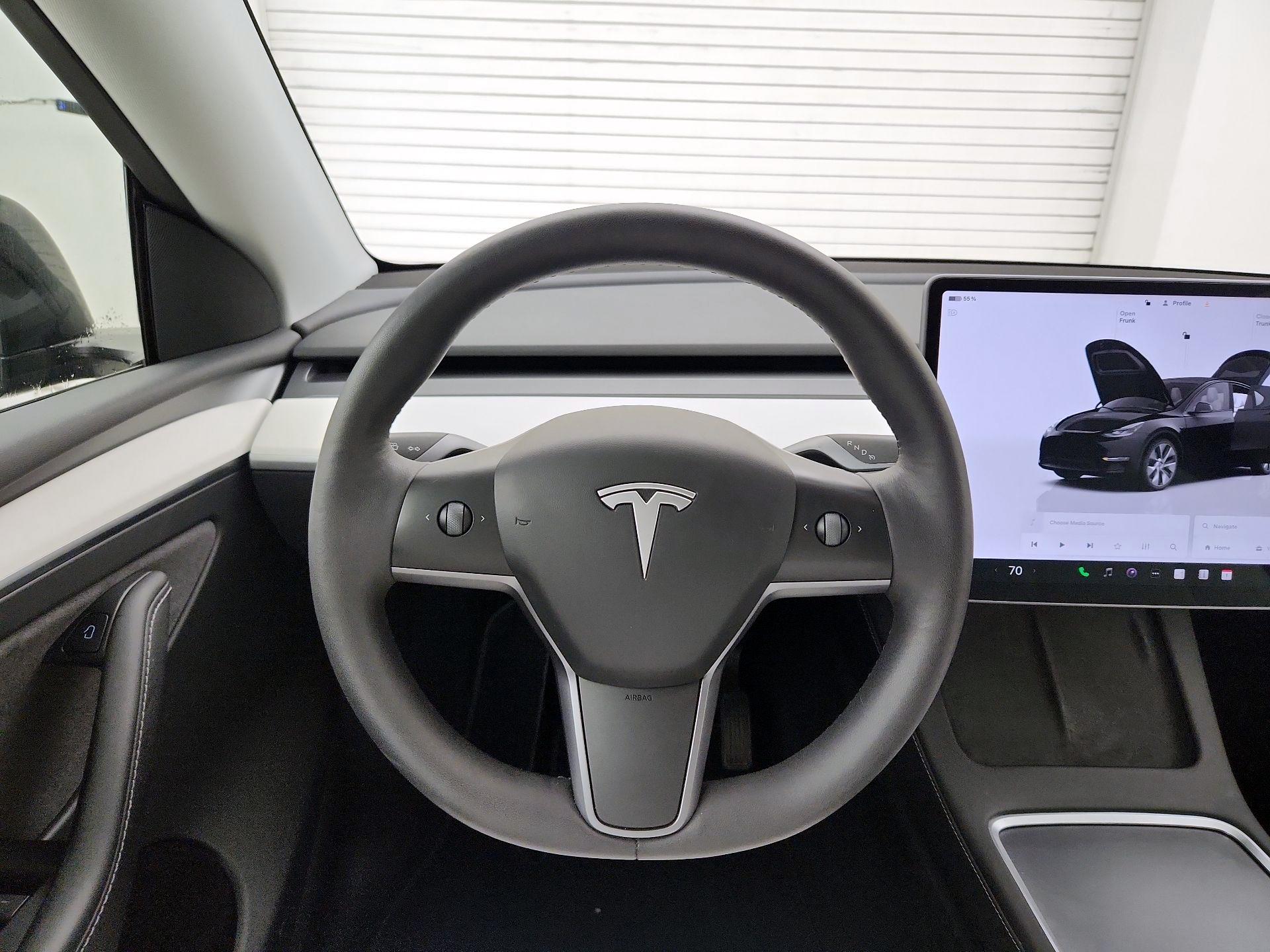 Thumbnail: 2023 Tesla Model Y - 10