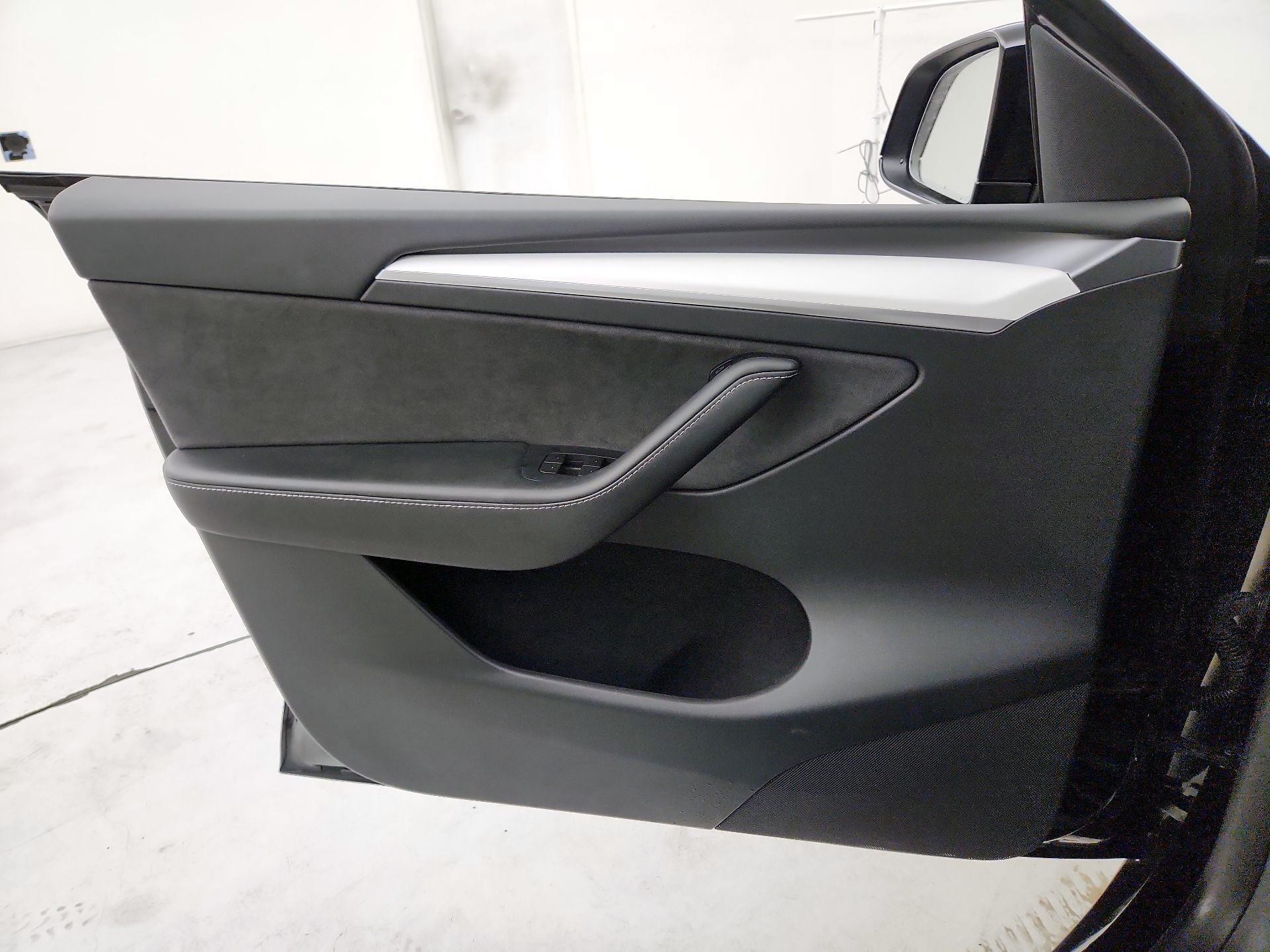 Thumbnail: 2023 Tesla Model Y - 12