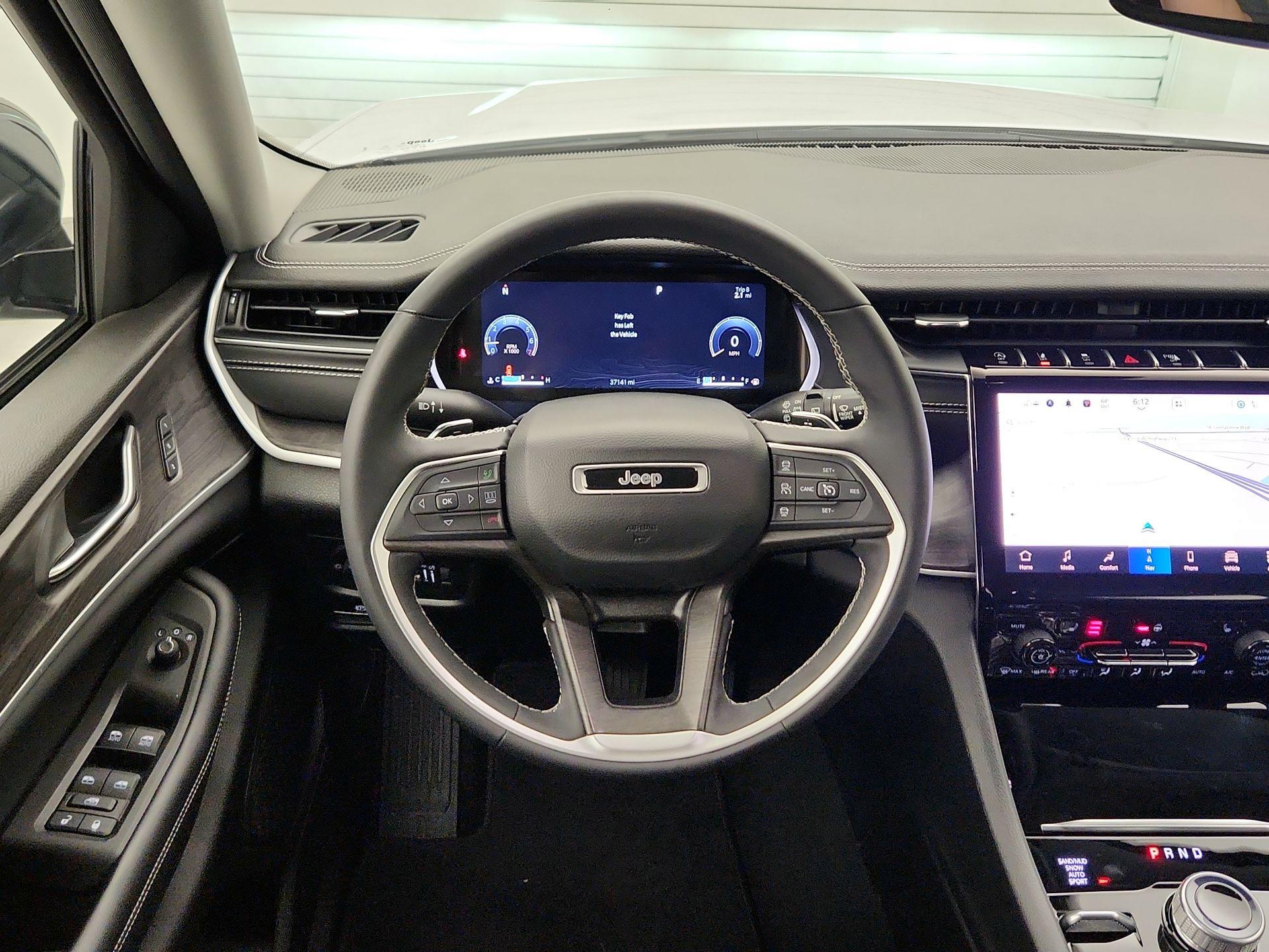 Thumbnail: 2024 Jeep Grand Cherokee - 10