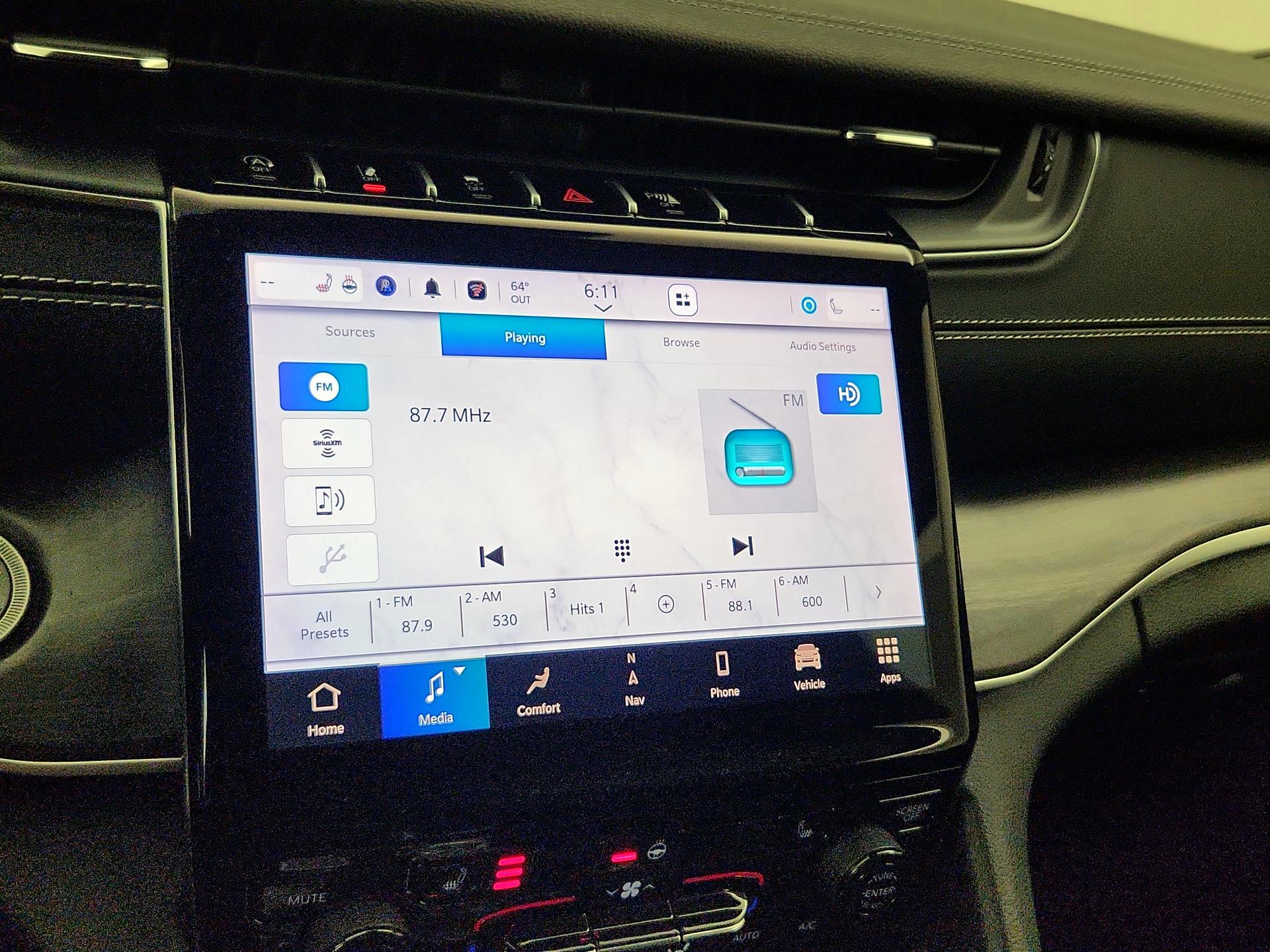 Thumbnail: 2024 Jeep Grand Cherokee - 16