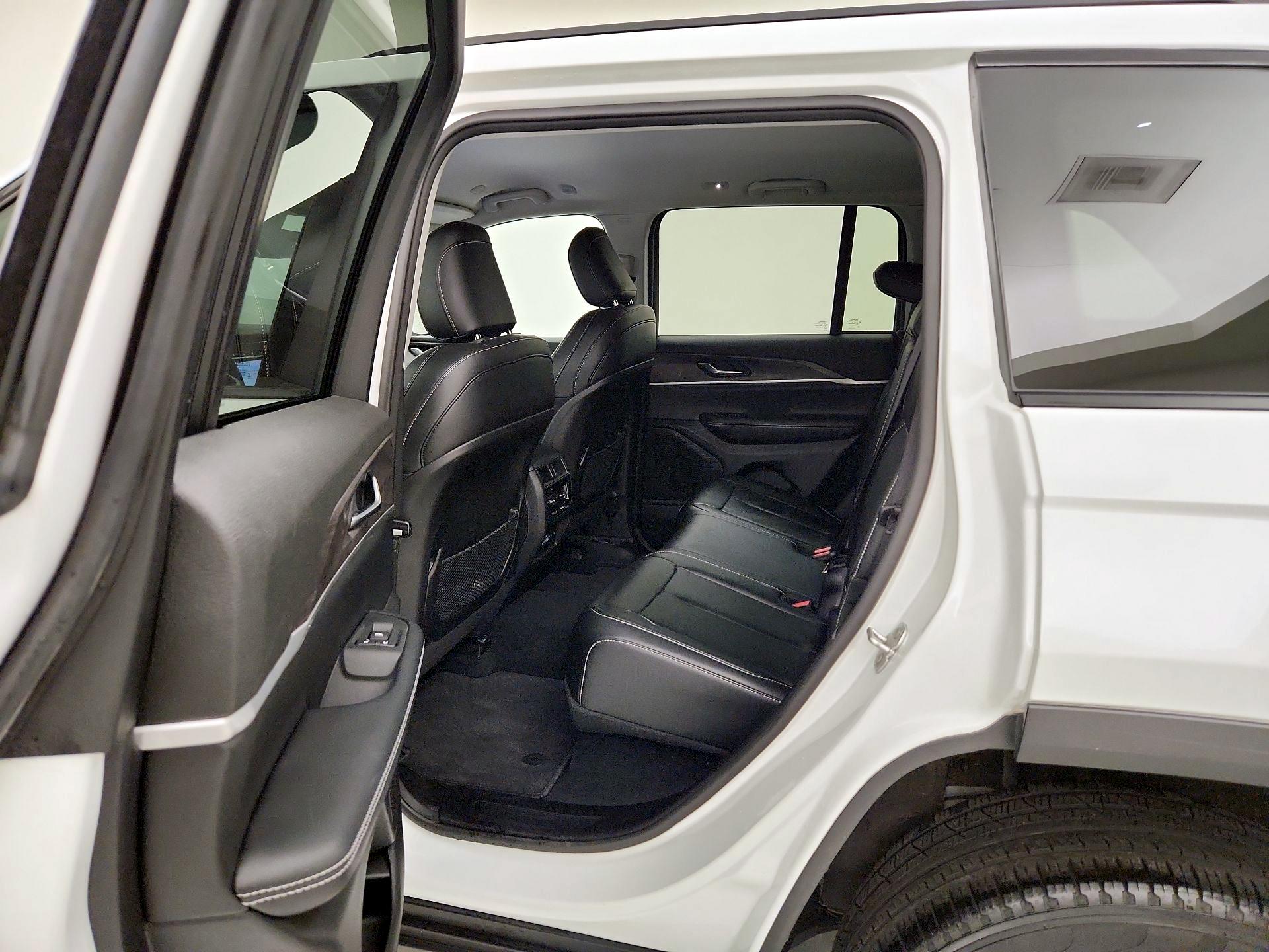 Thumbnail: 2024 Jeep Grand Cherokee - 20