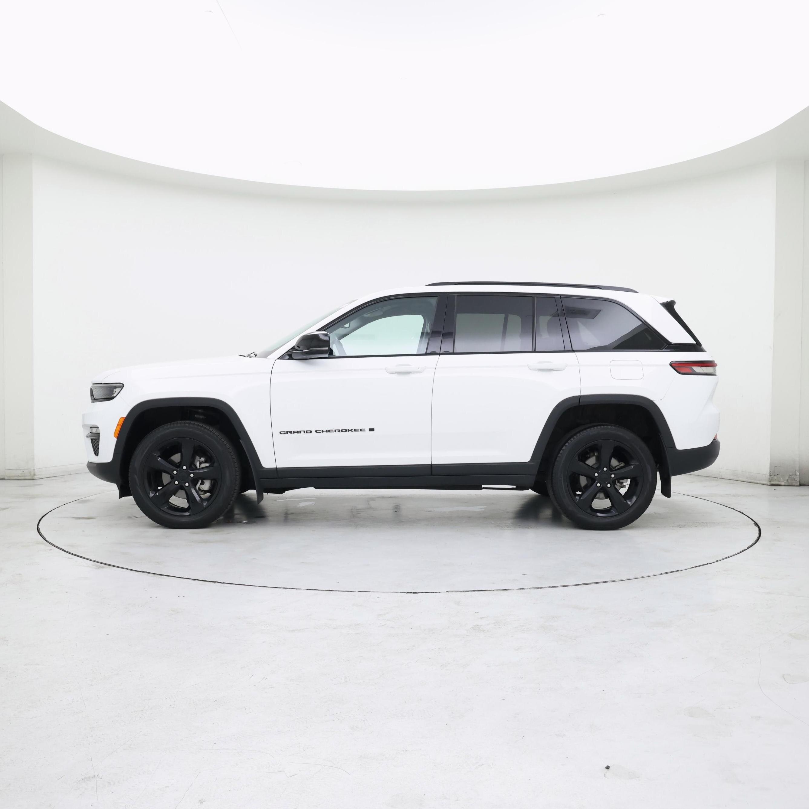 Thumbnail: 2024 Jeep Grand Cherokee - 3