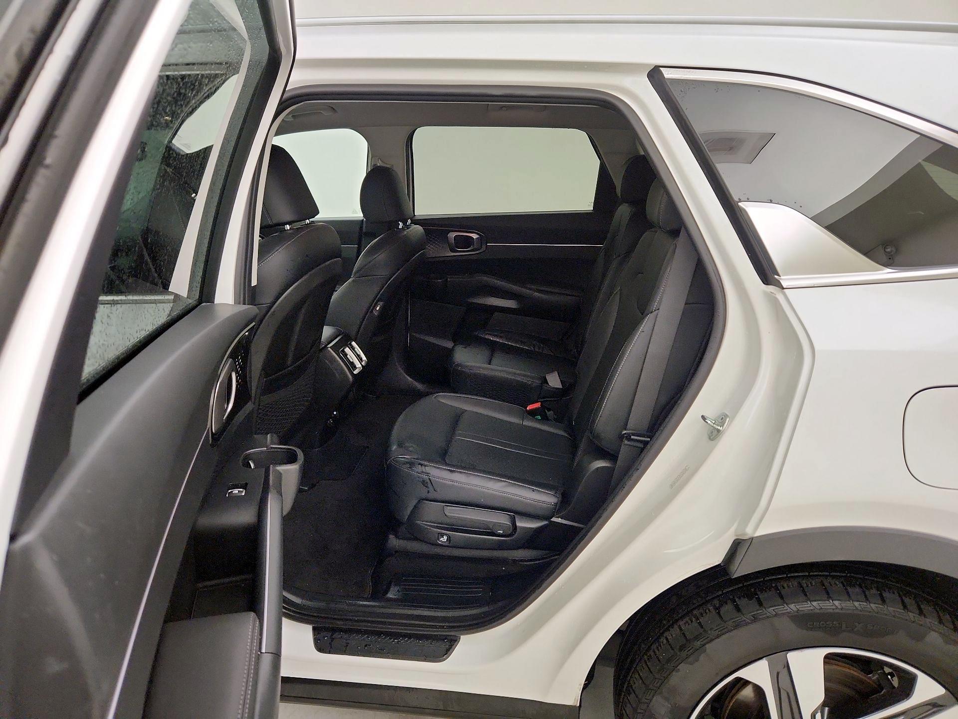 Thumbnail: 2023 Kia Sorento - 20