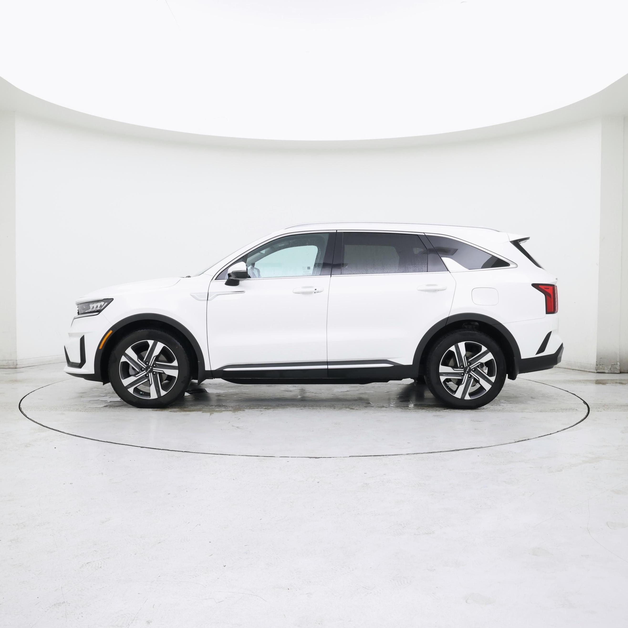 Thumbnail: 2023 Kia Sorento - 3