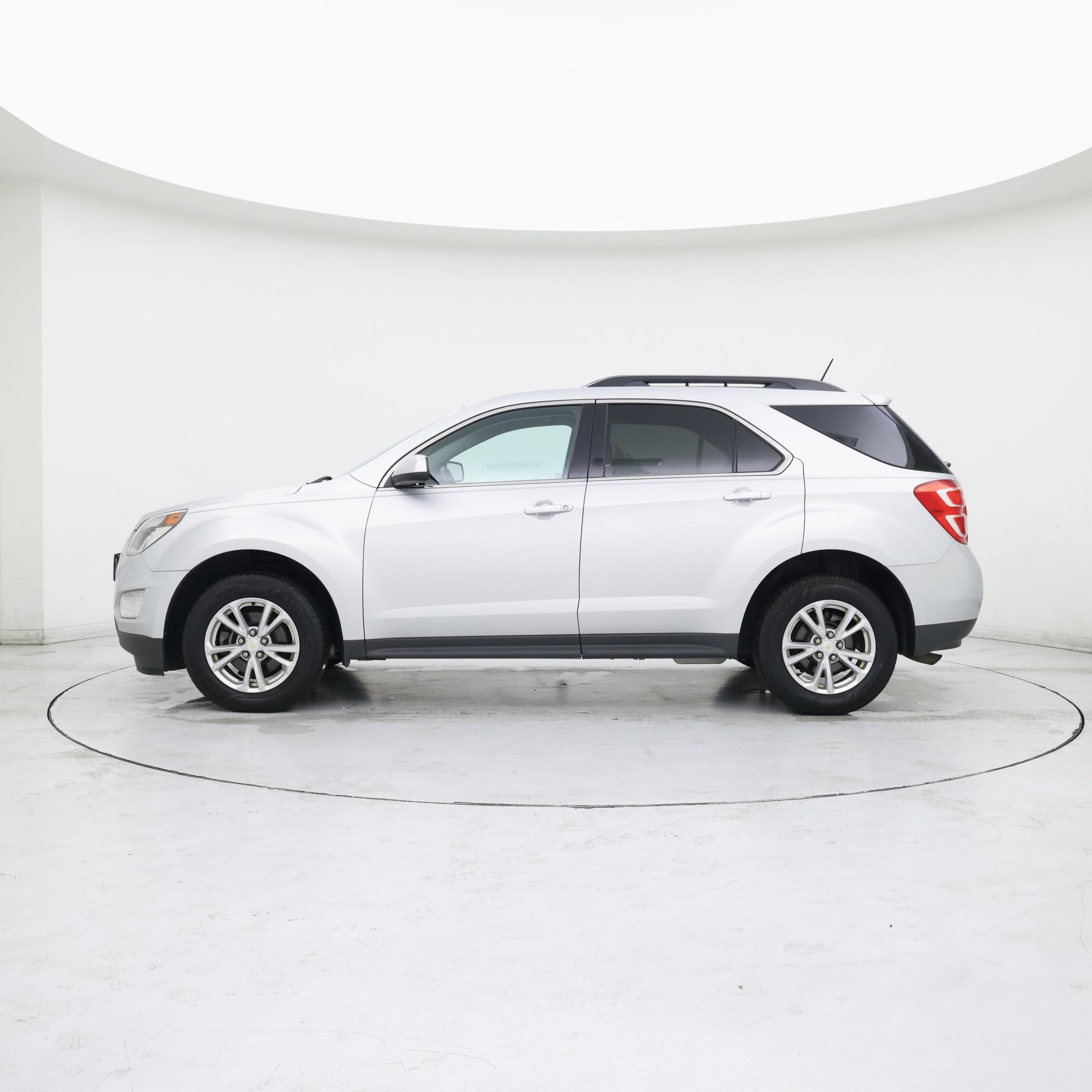Thumbnail: 2017 Chevrolet Equinox - 3