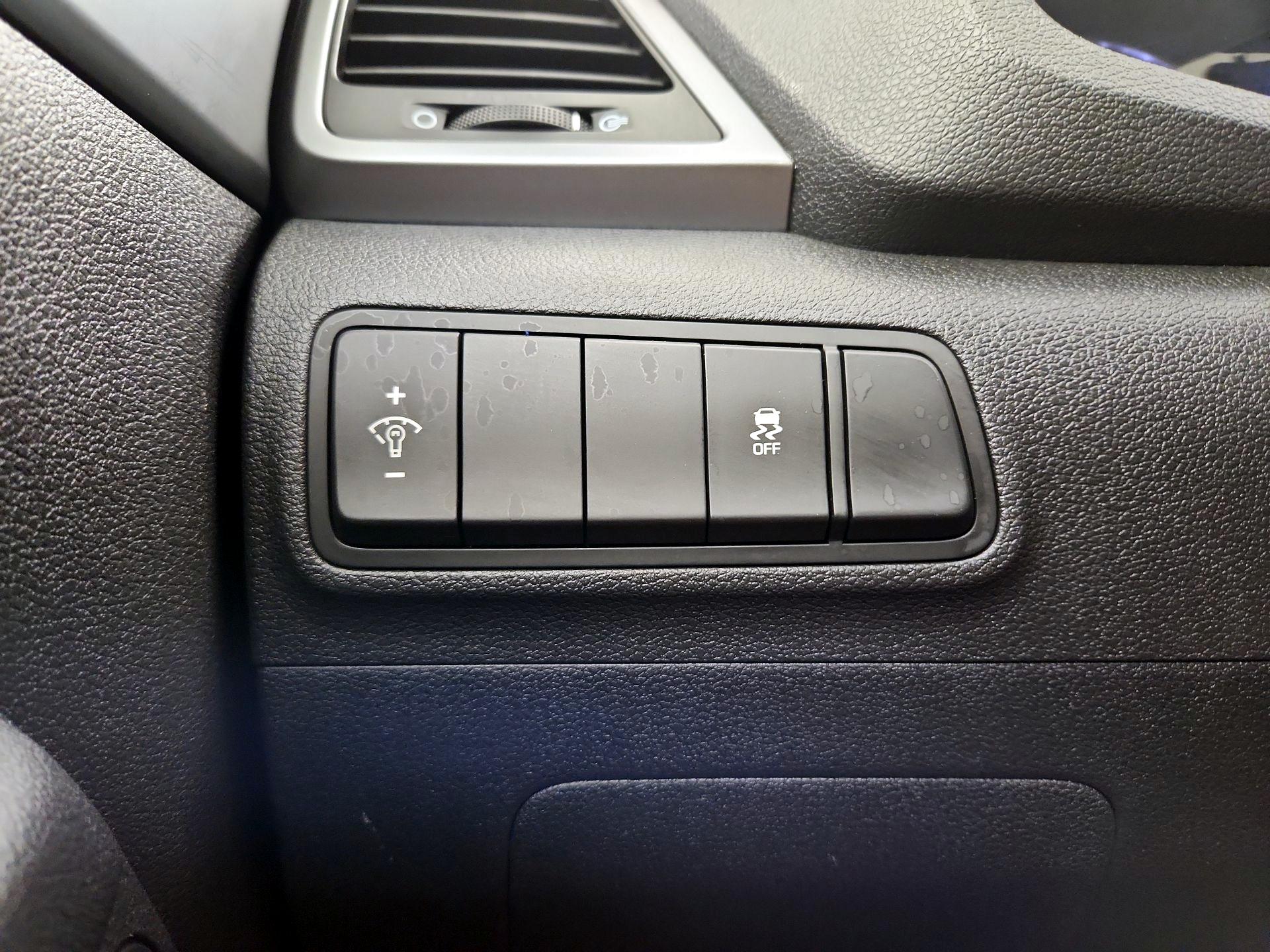 Thumbnail: 2016 Hyundai Tucson - 13