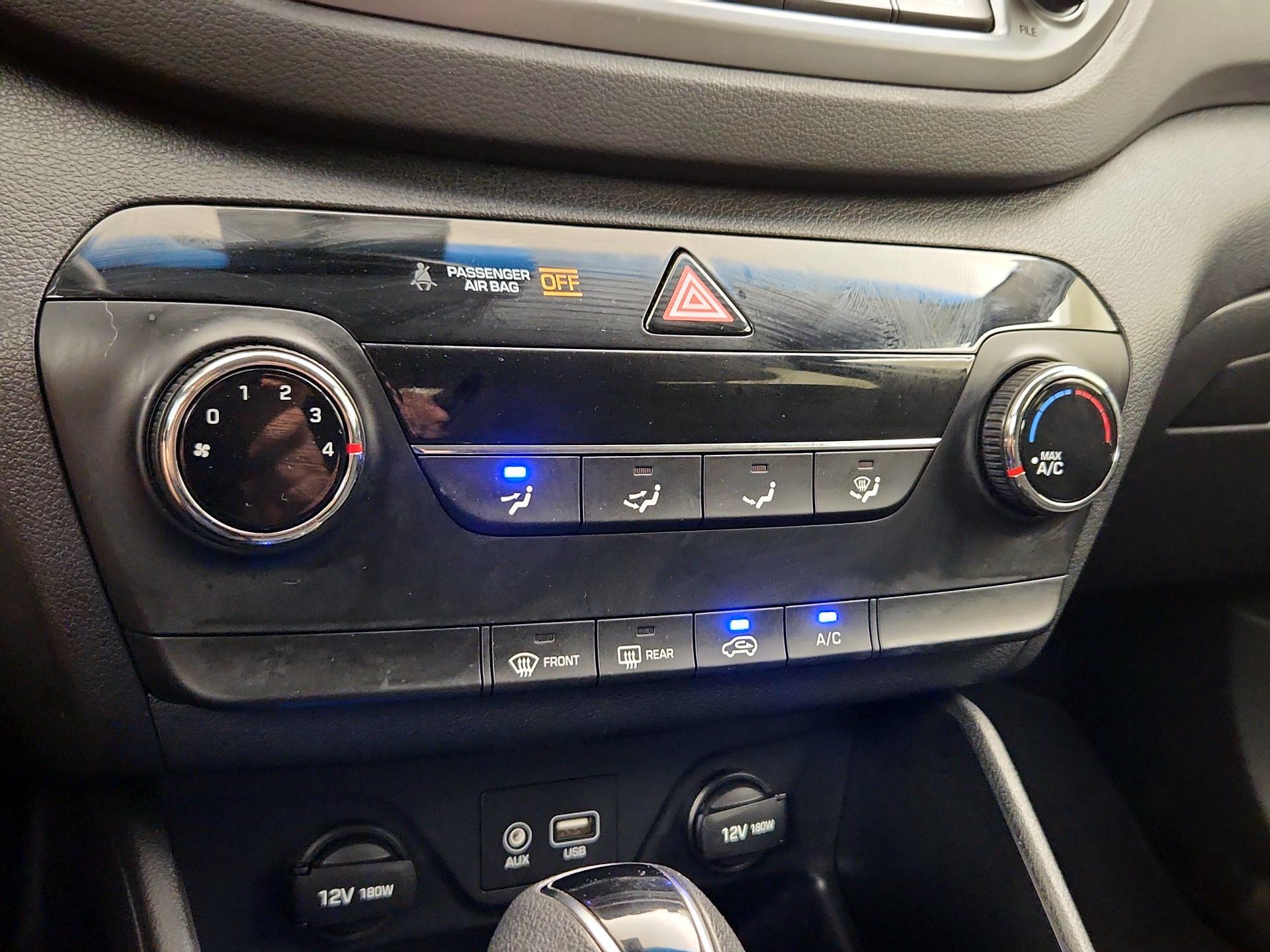 Thumbnail: 2016 Hyundai Tucson - 16