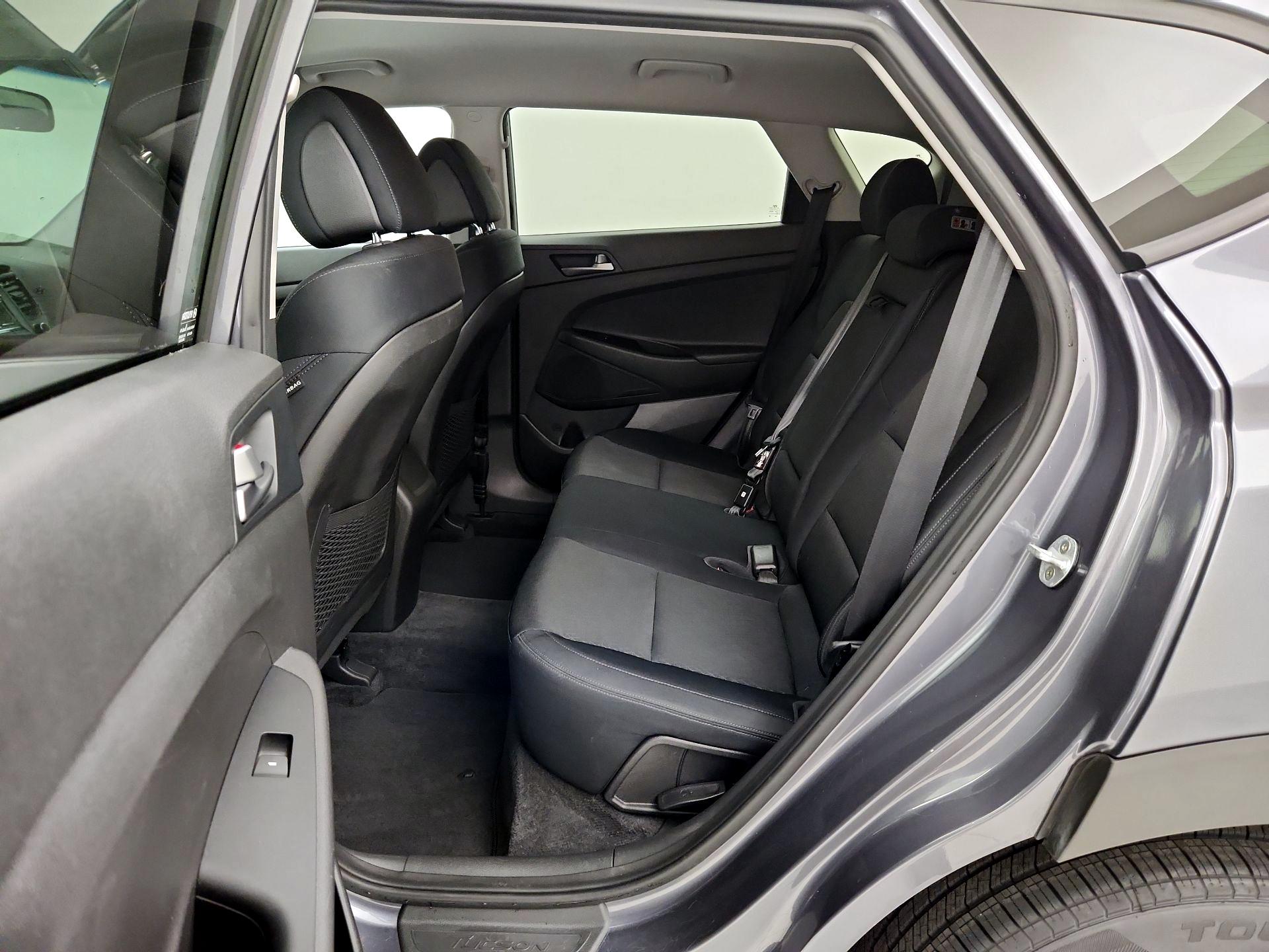 Thumbnail: 2016 Hyundai Tucson - 19