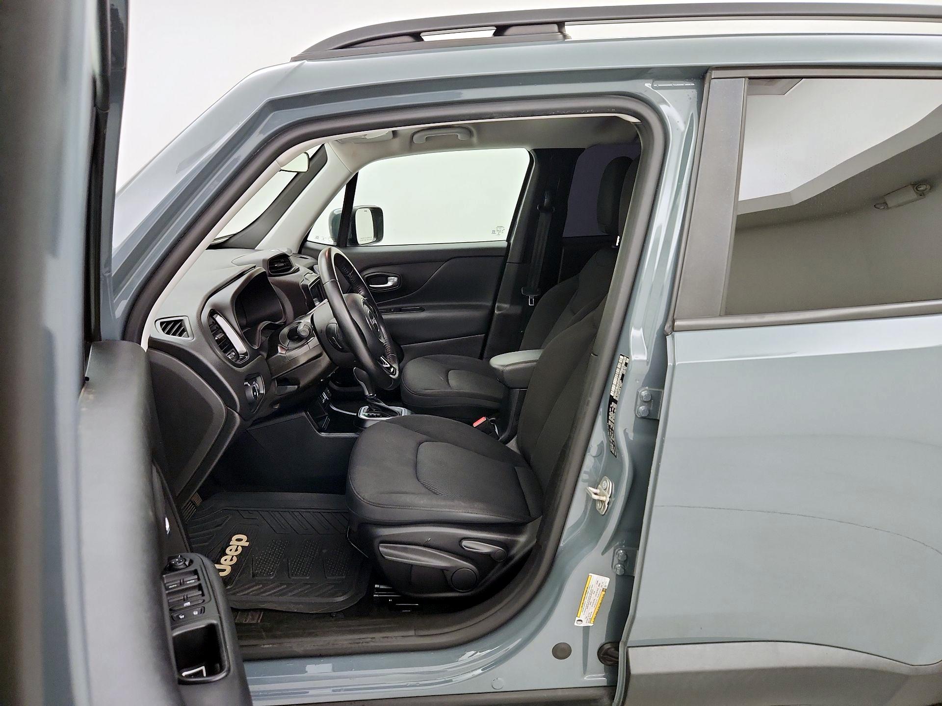 Thumbnail: 2018 Jeep Renegade - 11