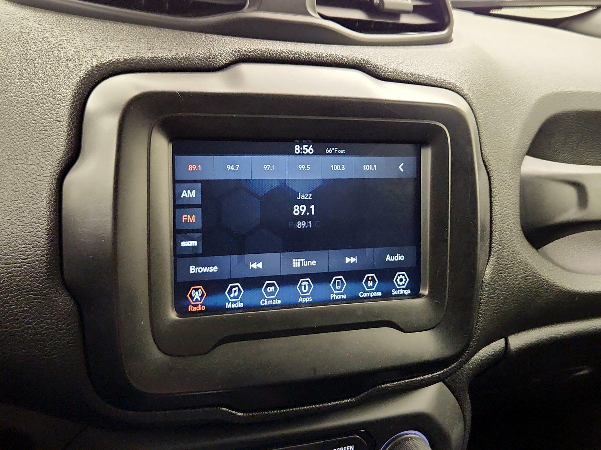 Thumbnail: 2018 Jeep Renegade - 15