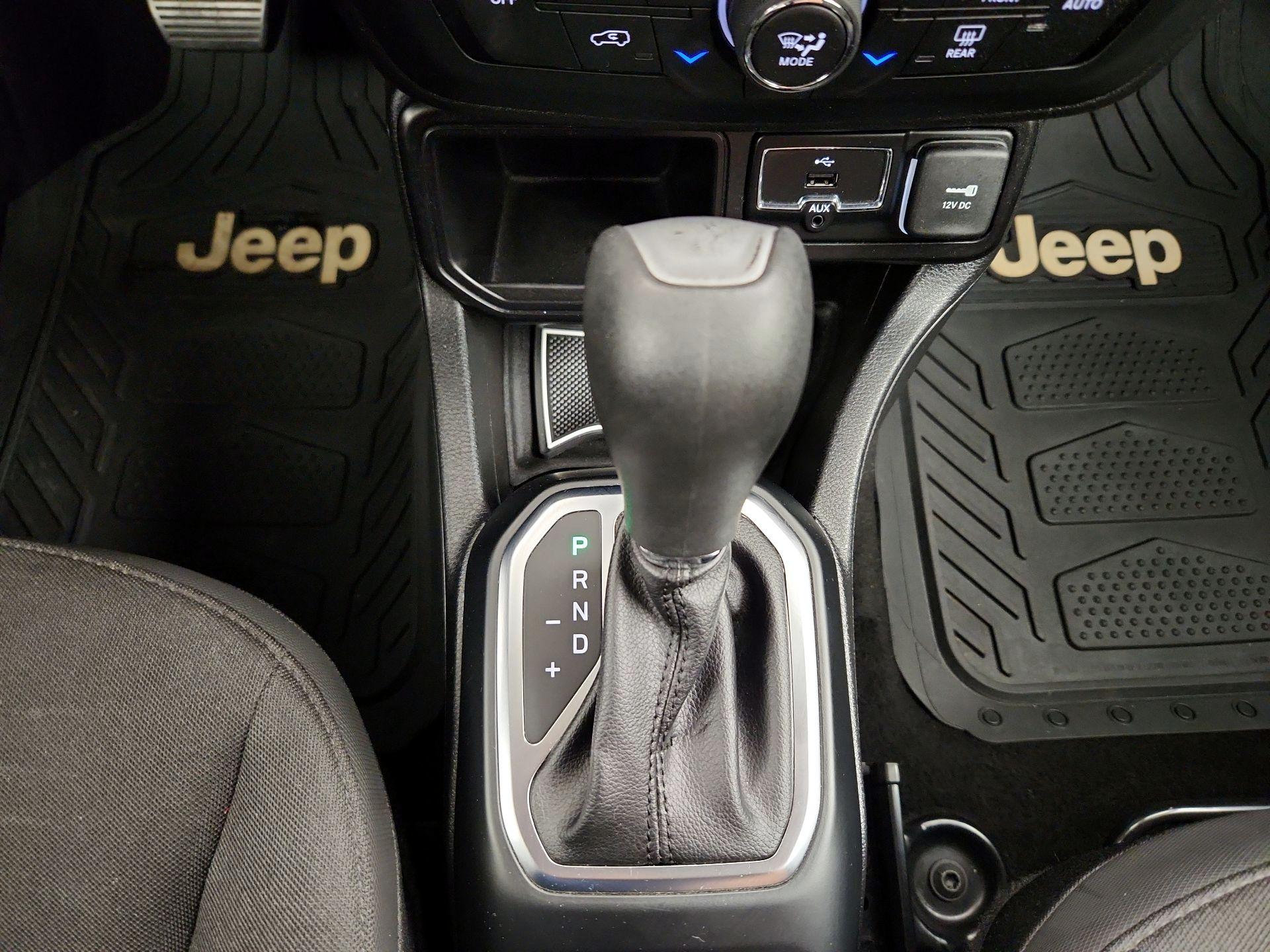 Thumbnail: 2018 Jeep Renegade - 17