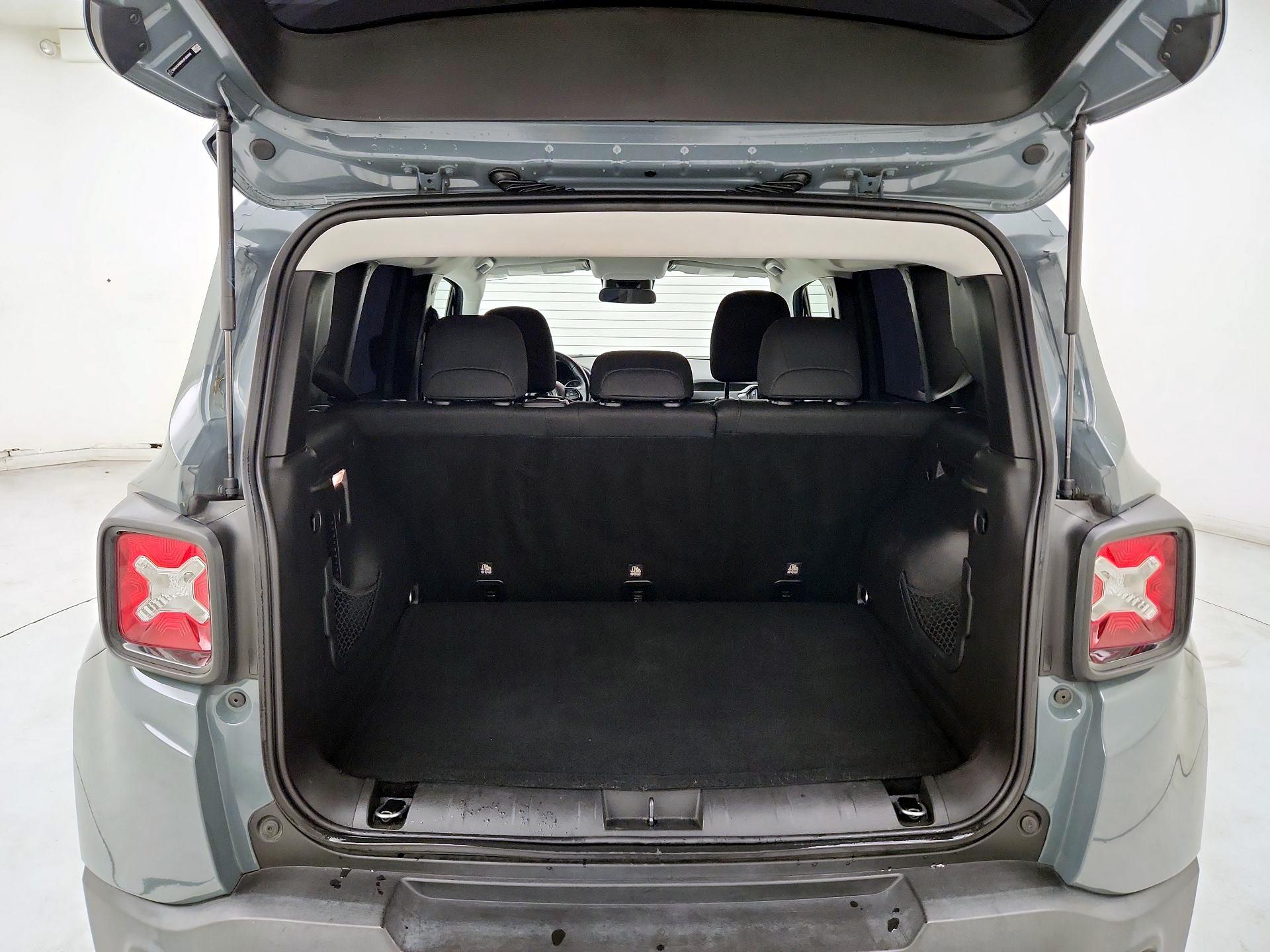 Thumbnail: 2018 Jeep Renegade - 20