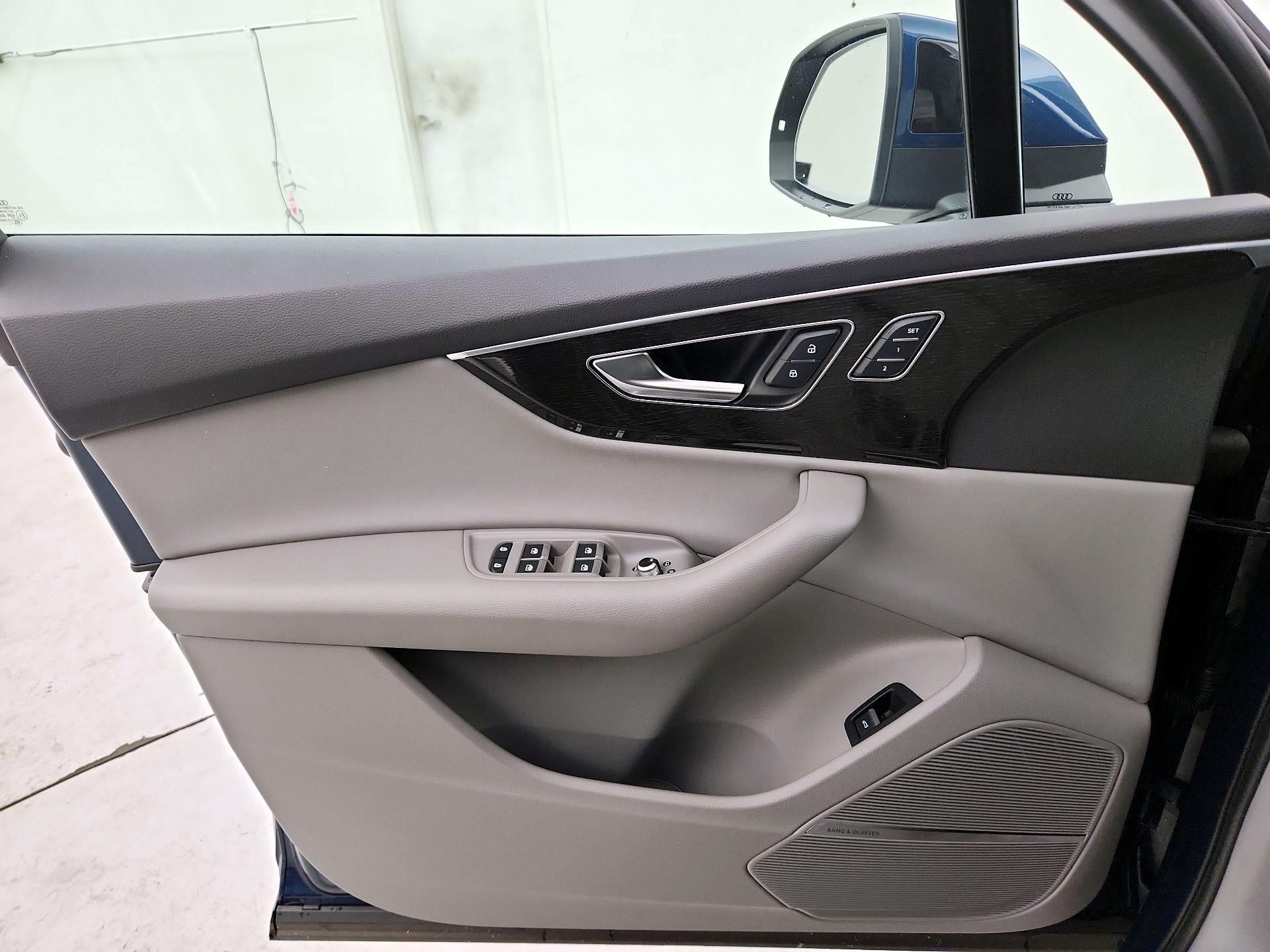 Thumbnail: 2022 Audi Q7 - 12