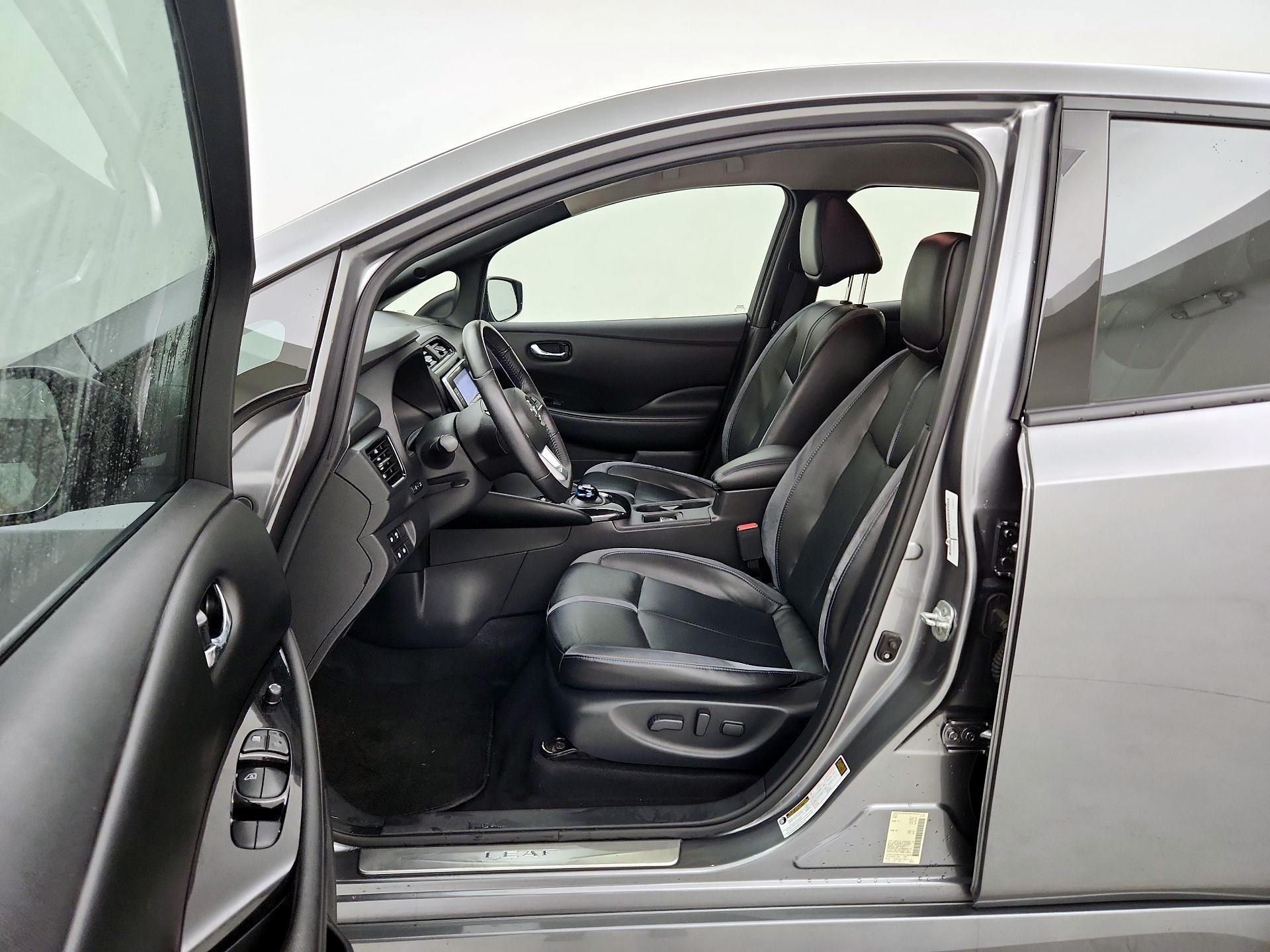 Thumbnail: 2021 Nissan Leaf - 11