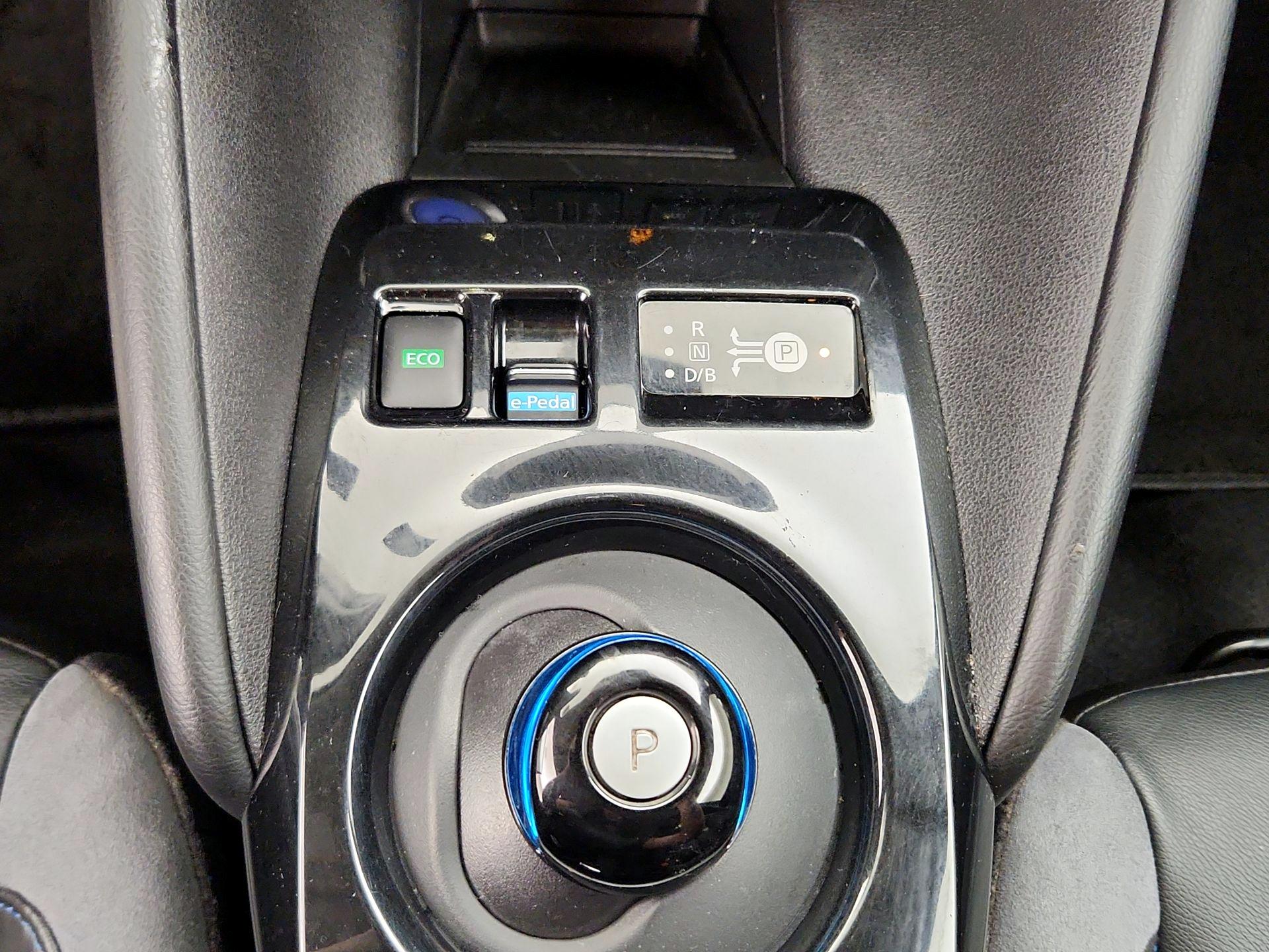 Thumbnail: 2021 Nissan Leaf - 18