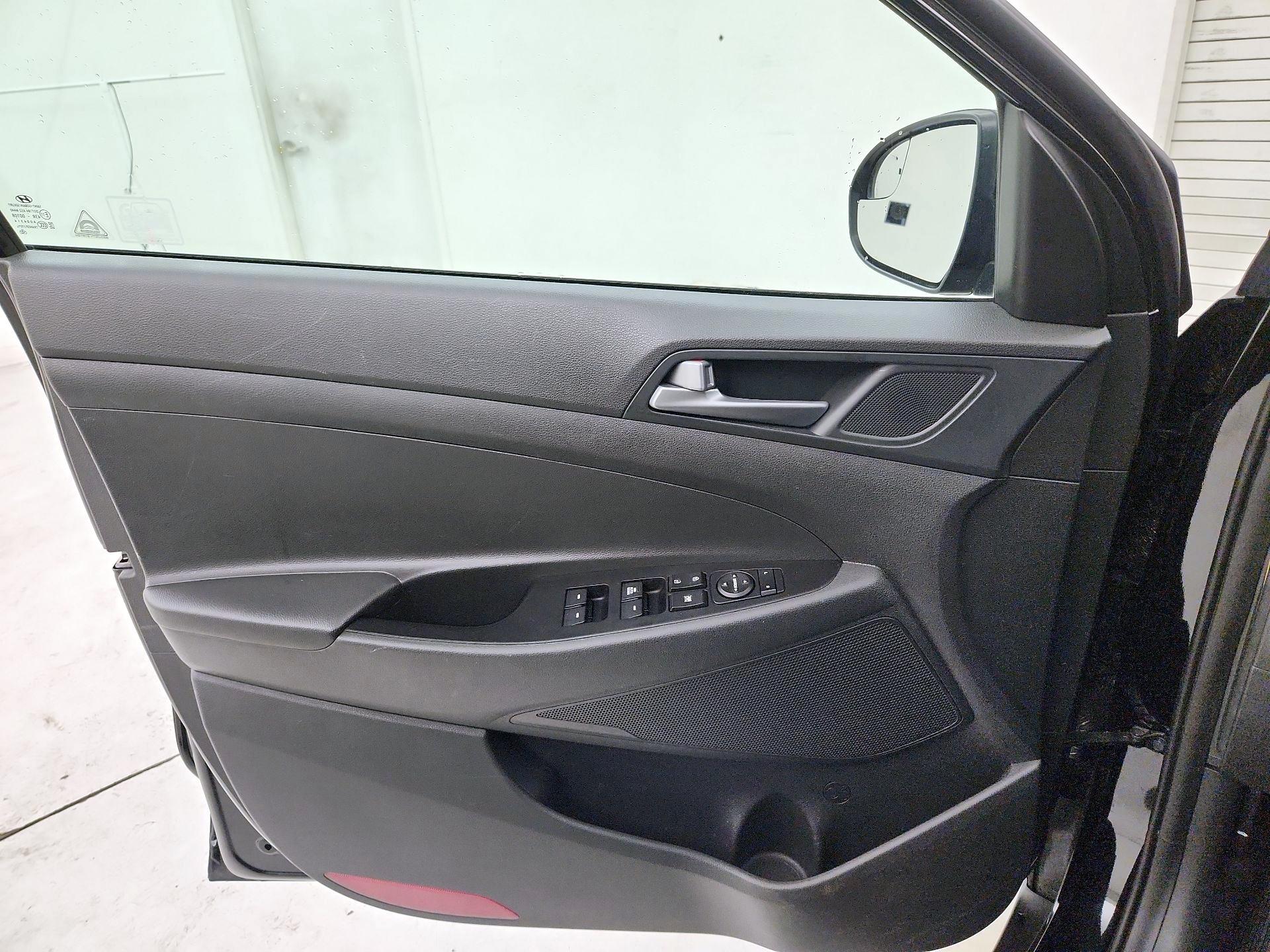 Thumbnail: 2017 Hyundai Tucson - 12