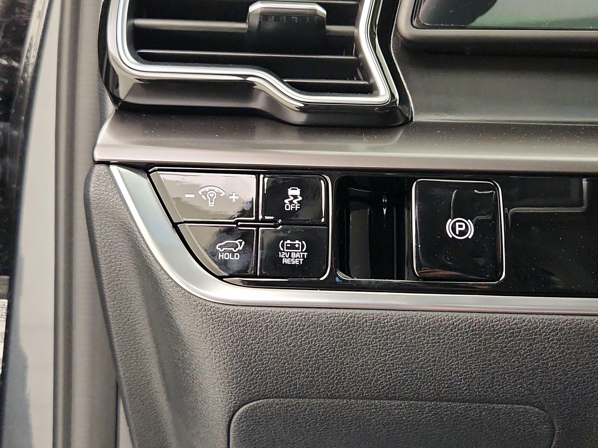 Thumbnail: 2025 Kia Sportage - 13