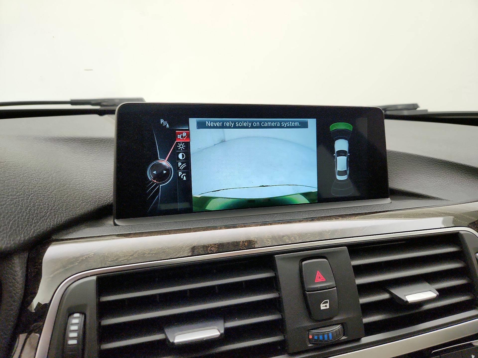 Thumbnail: 2016 BMW 3 Series - 14