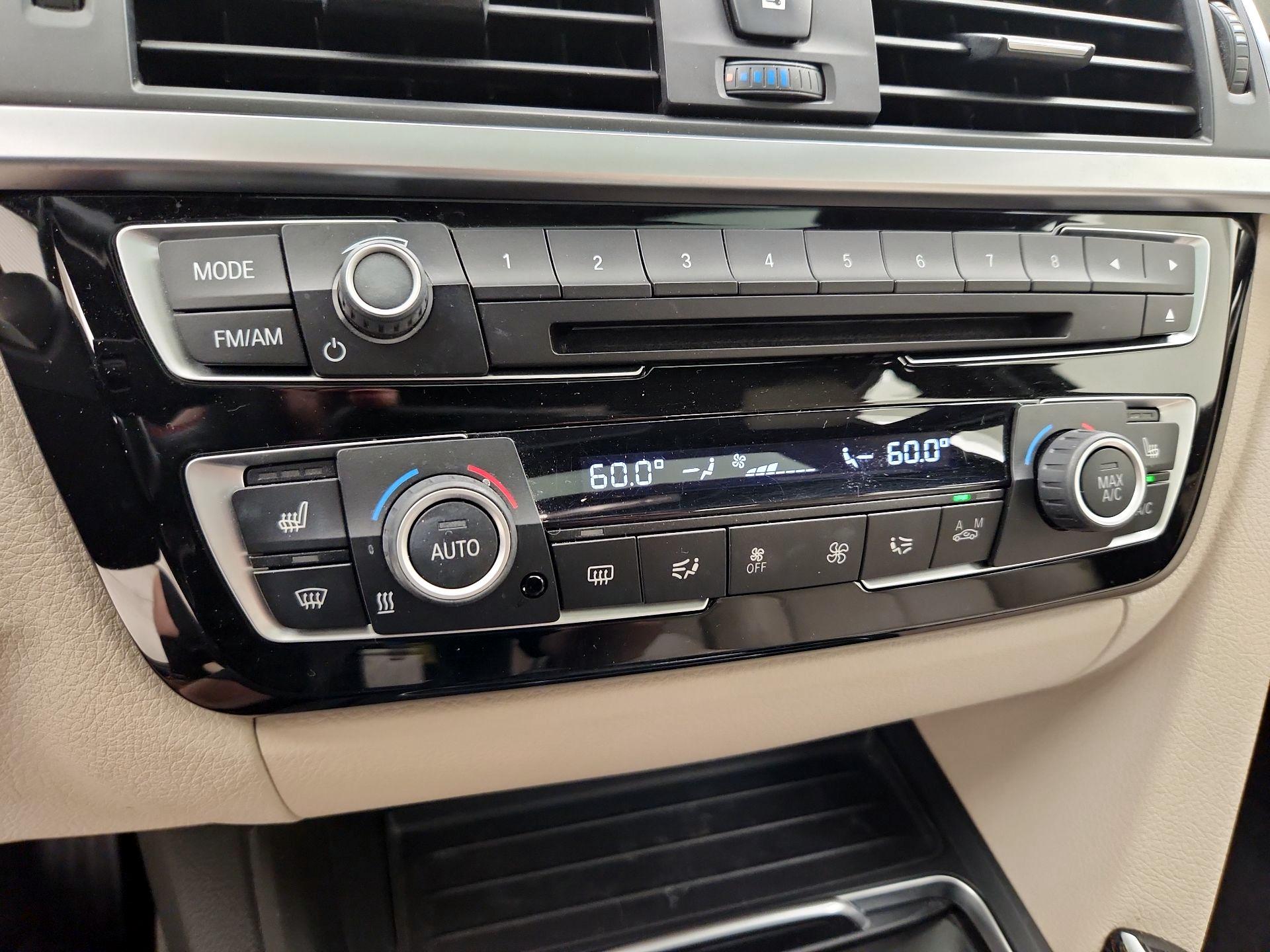 Thumbnail: 2016 BMW 3 Series - 16