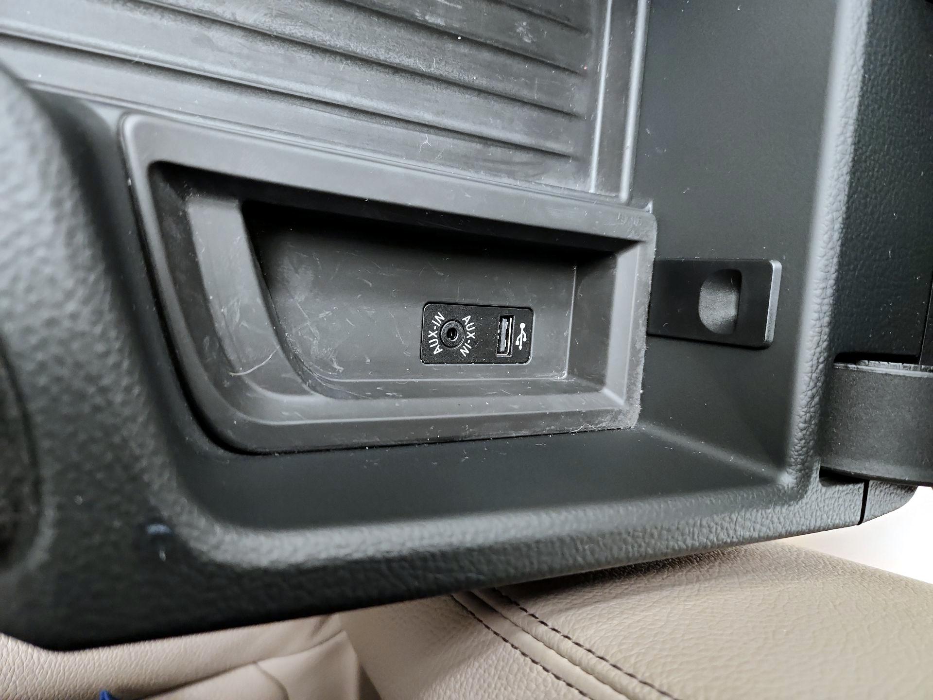 Thumbnail: 2016 BMW 3 Series - 18