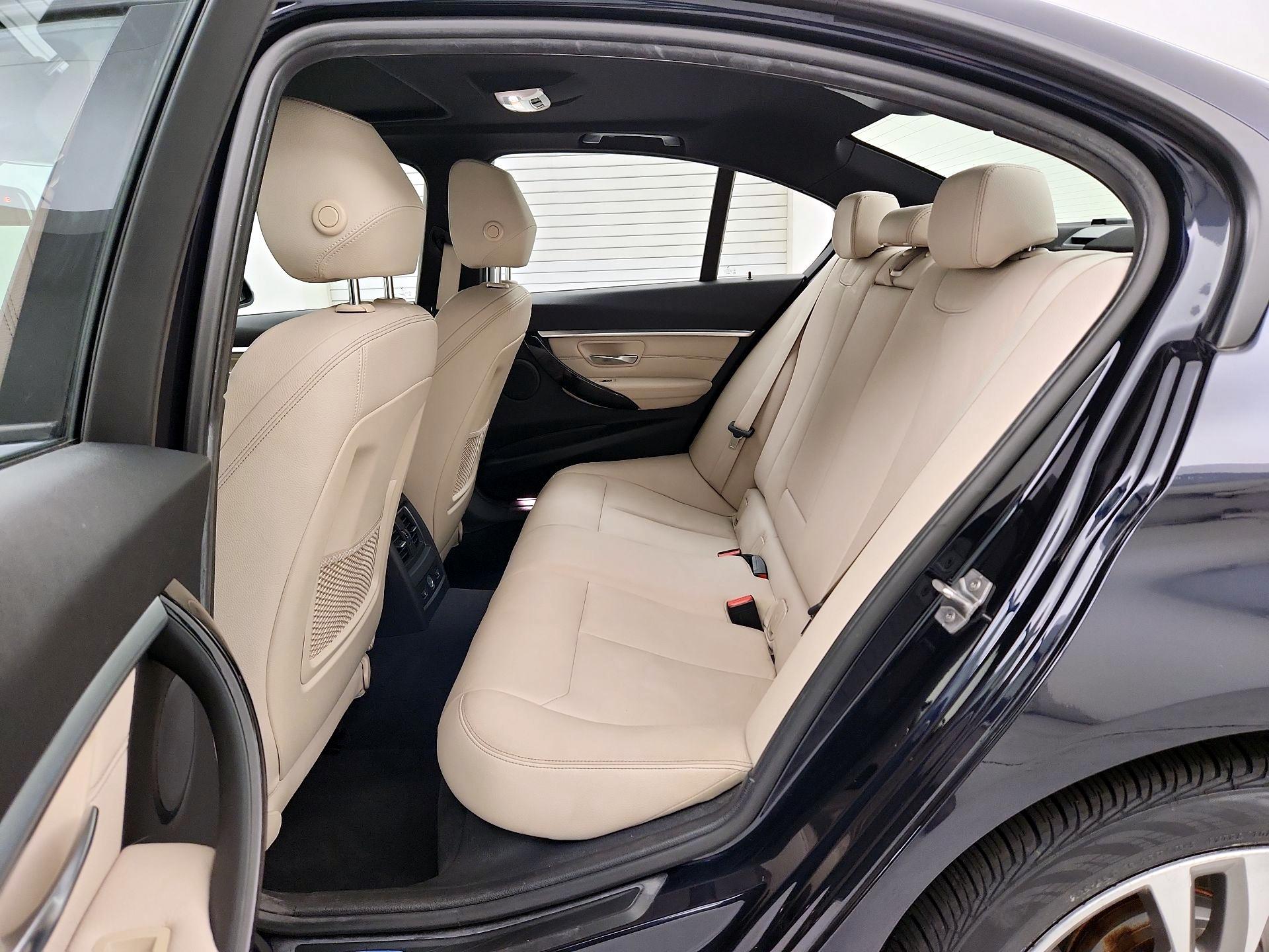 Thumbnail: 2016 BMW 3 Series - 20