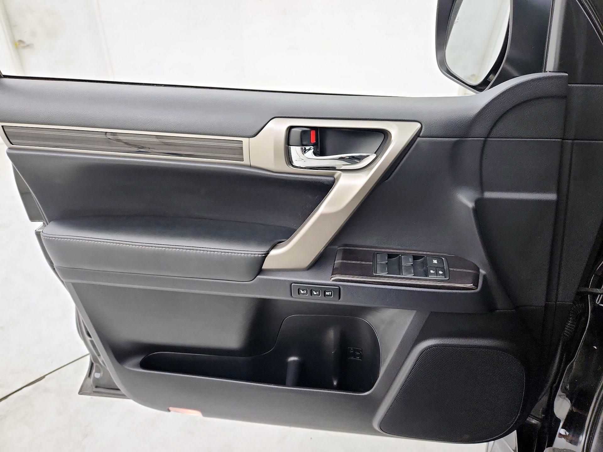 Thumbnail: 2020 Lexus GX - 12