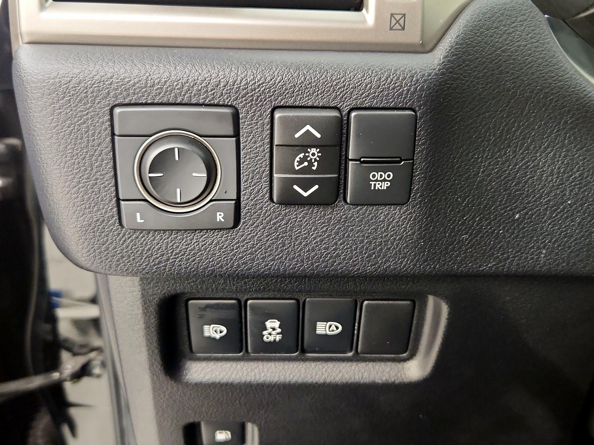 Thumbnail: 2020 Lexus GX - 13