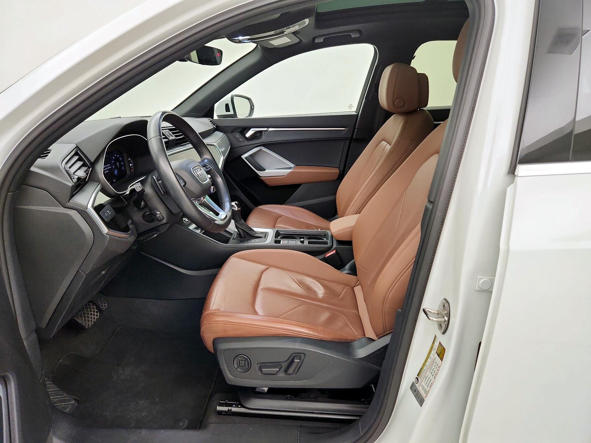 Thumbnail: 2023 Audi Q3 - 11