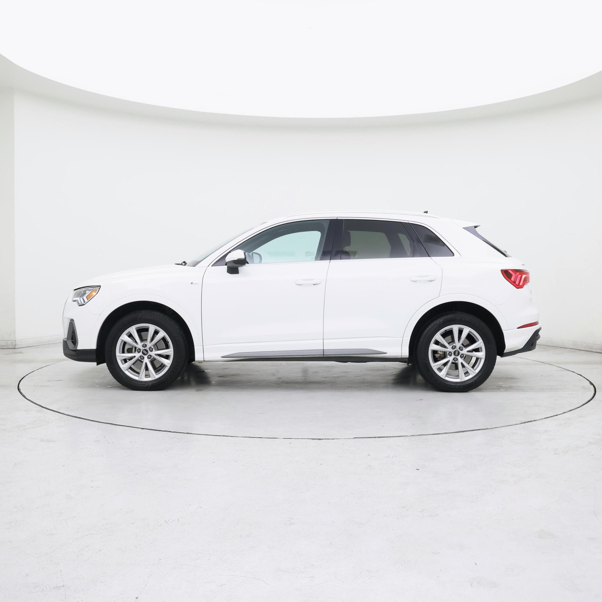 Thumbnail: 2023 Audi Q3 - 3