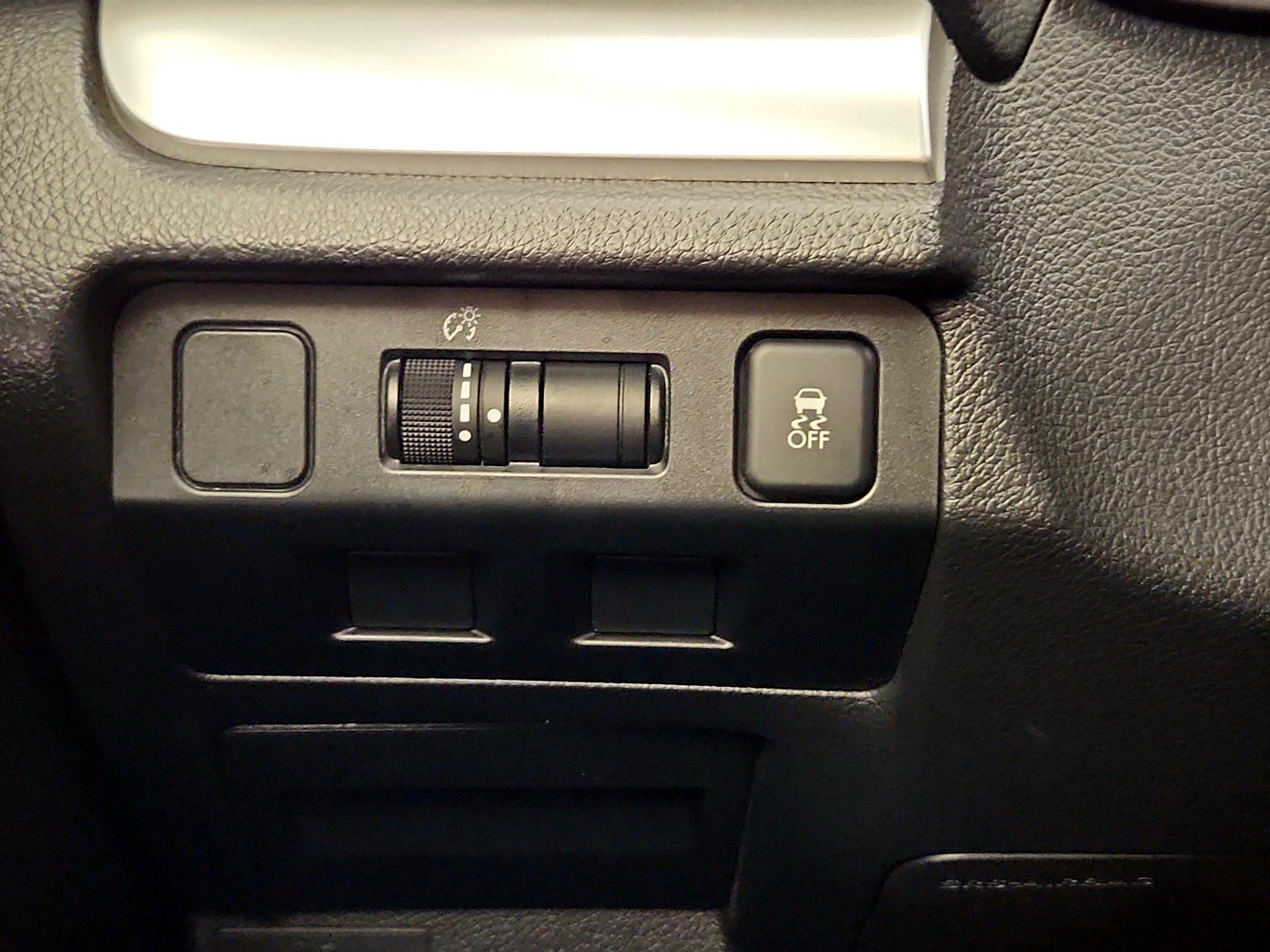 Thumbnail: 2015 Subaru XV Crosstrek - 13