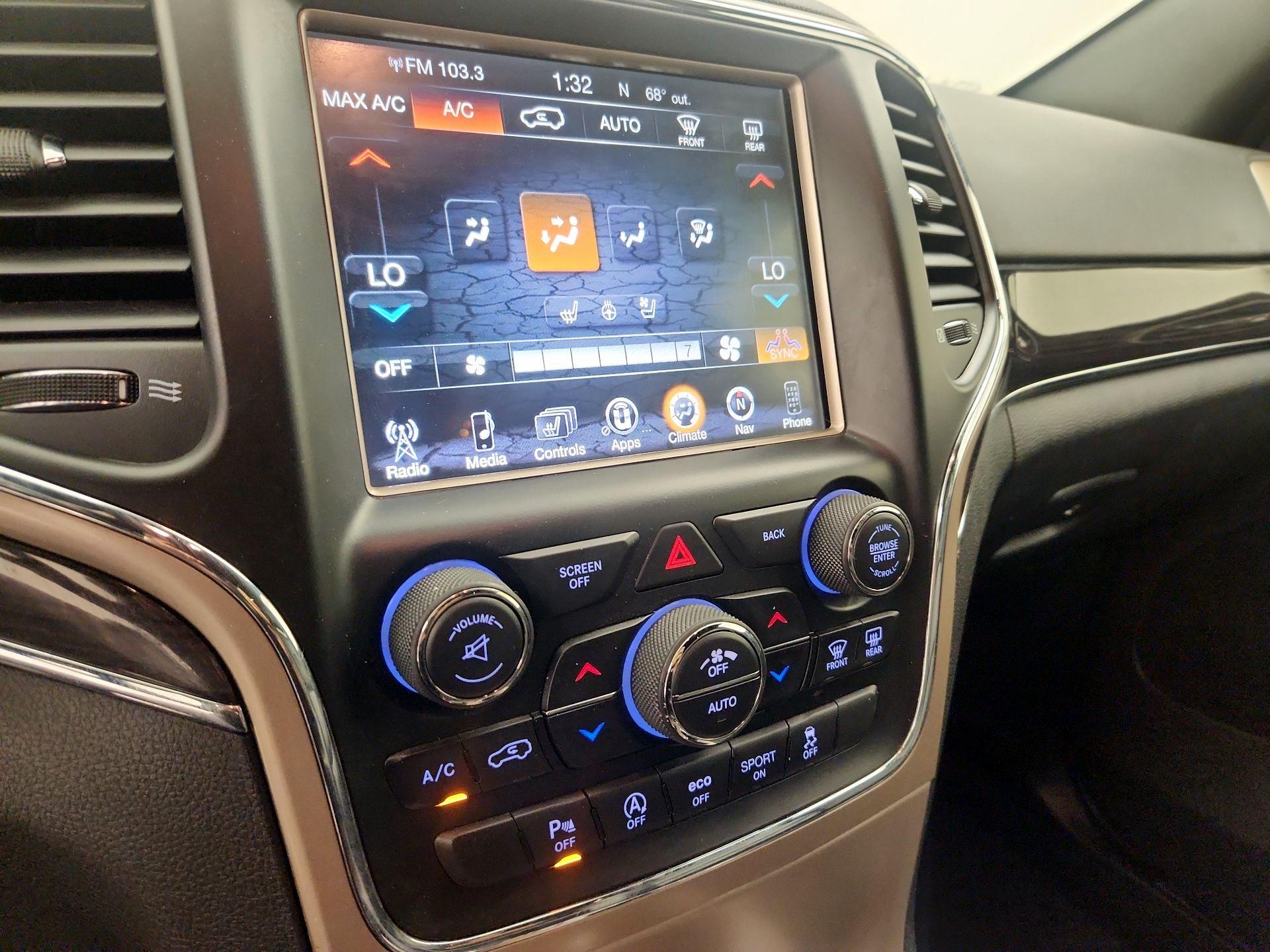 Thumbnail: 2017 Jeep Grand Cherokee - 17