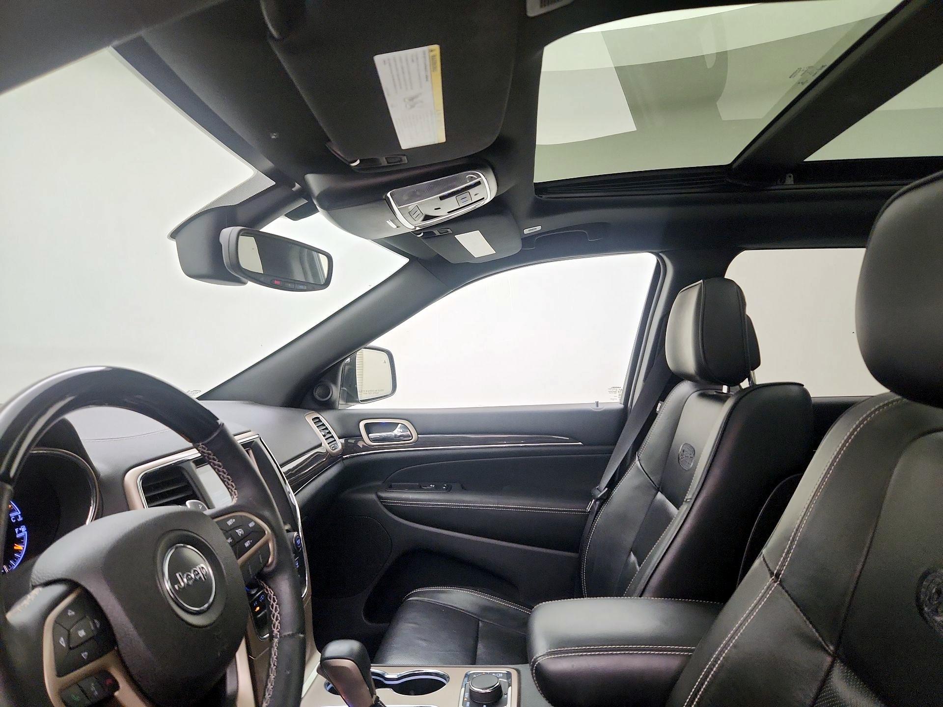 Thumbnail: 2017 Jeep Grand Cherokee - 20