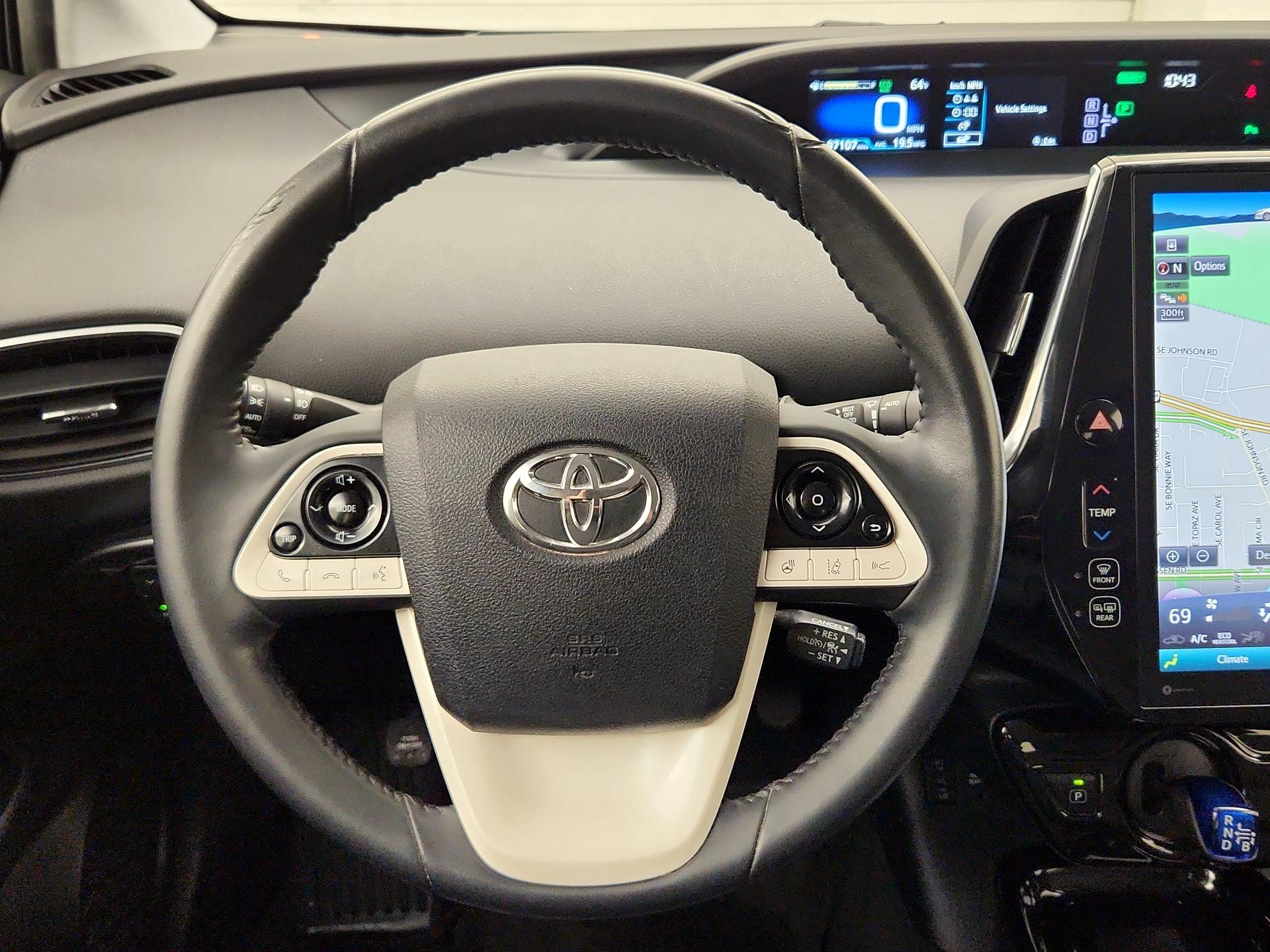 Thumbnail: 2017 Toyota Prius Prime - 10